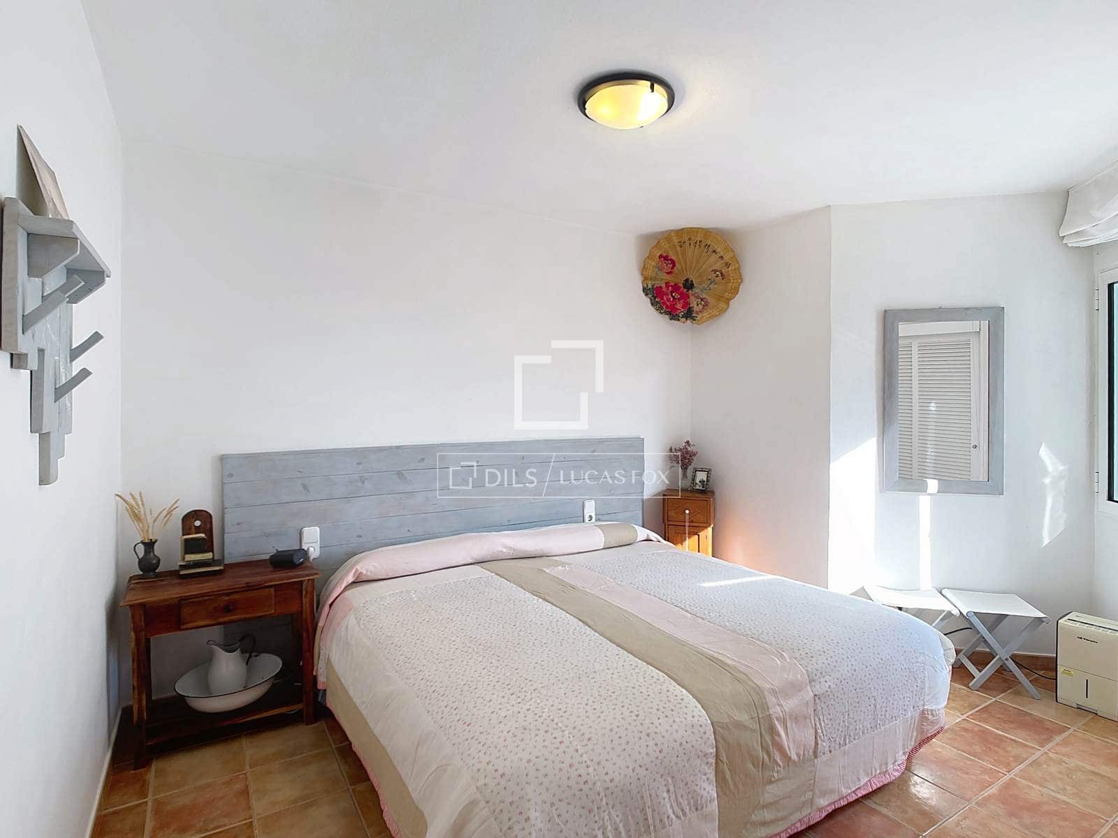 4 bedroom Villa for sale in Ciutadella de Menorca with garage - € 690,000 (Ref: 9675064)