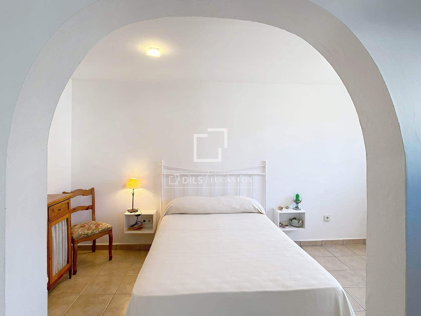 4 bedroom Villa for sale in Ciutadella de Menorca with garage - € 690,000 (Ref: 9675064)