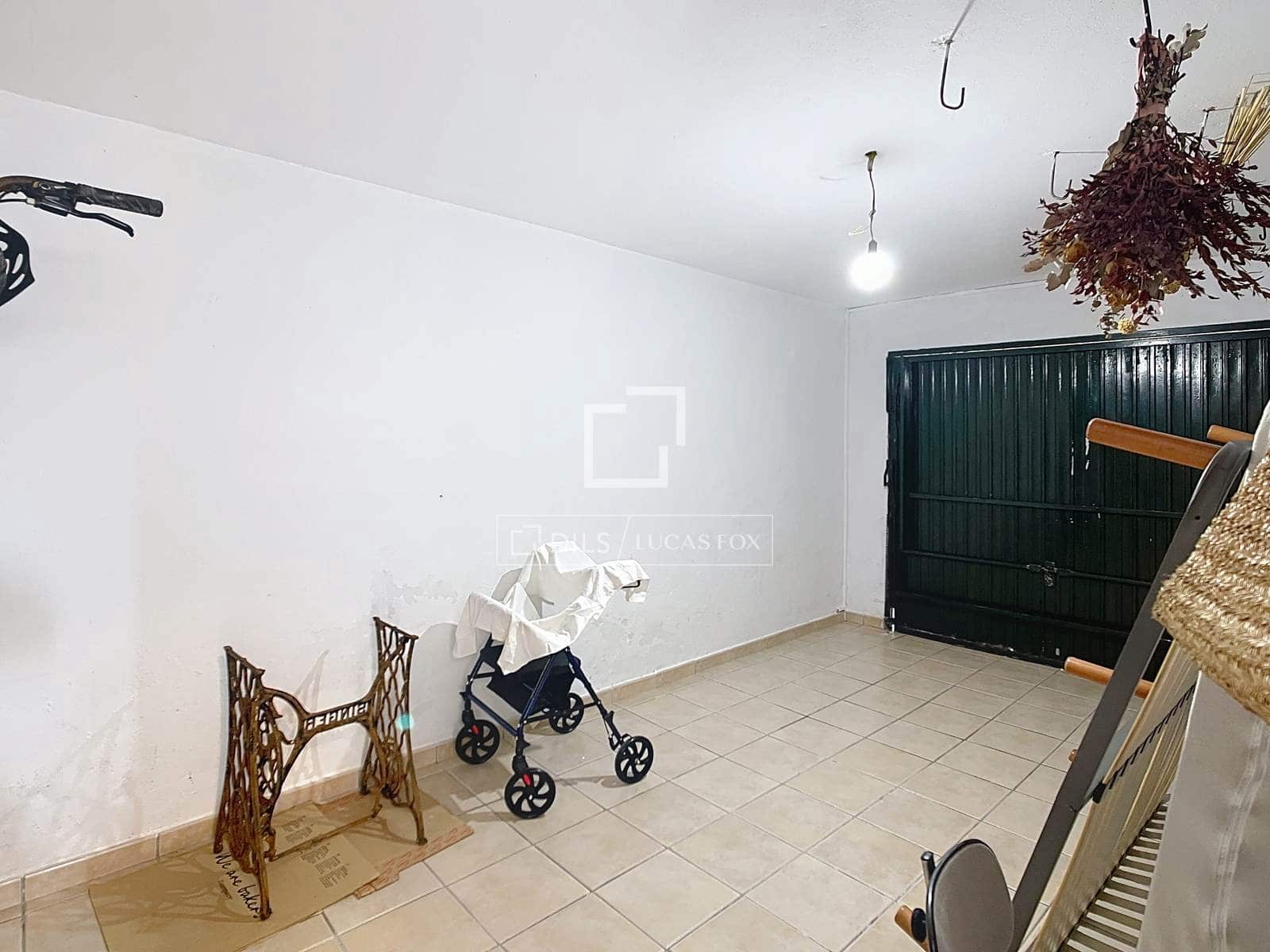 4 bedroom Villa for sale in Ciutadella de Menorca with garage - € 690,000 (Ref: 9675064)