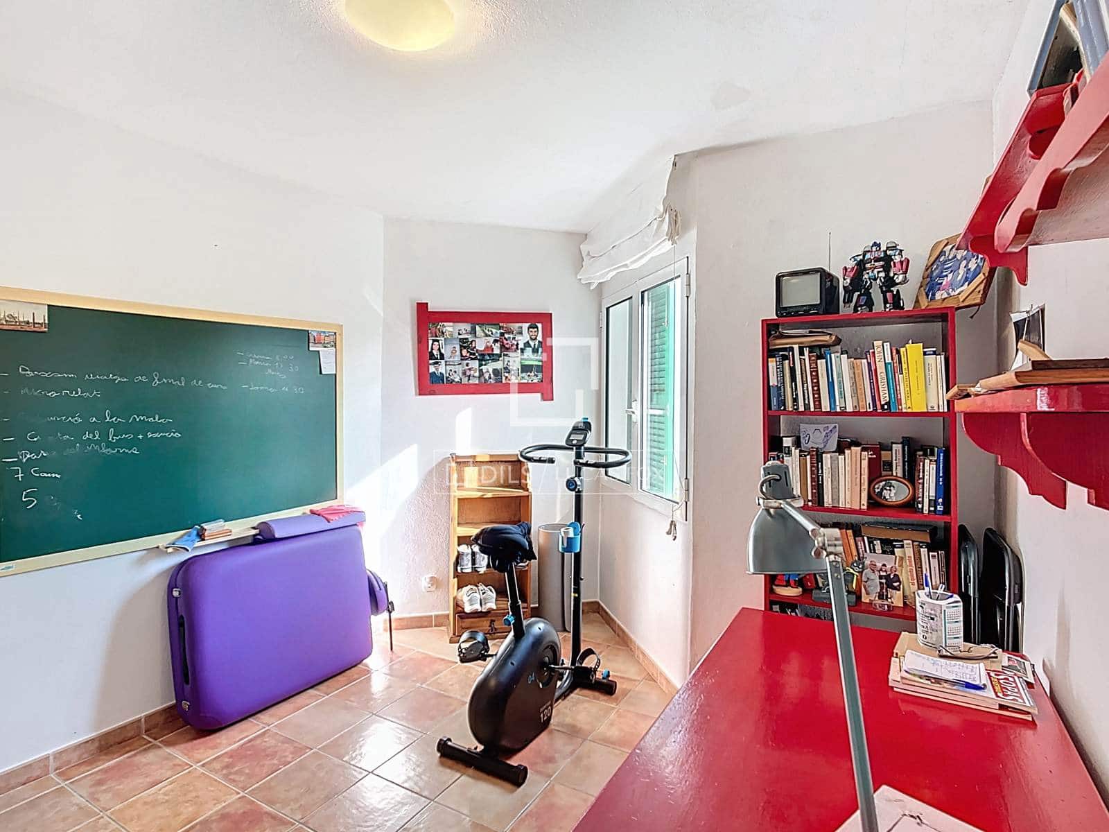 4 bedroom Villa for sale in Ciutadella de Menorca with garage - € 690,000 (Ref: 9675064)