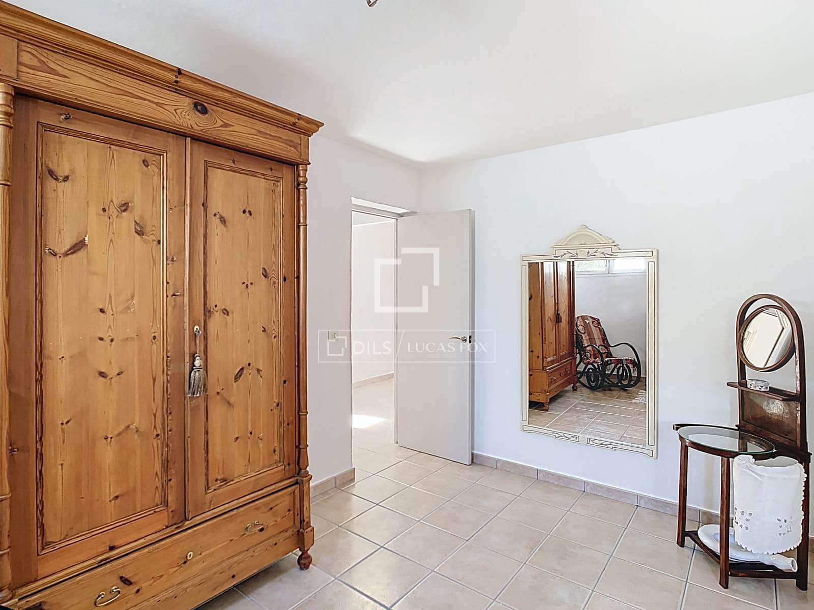 4 bedroom Villa for sale in Ciutadella de Menorca with garage - € 690,000 (Ref: 9675064)