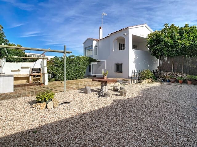 4 bedroom Villa for sale in Ciutadella de Menorca with garage - € 690,000 (Ref: 9675064)