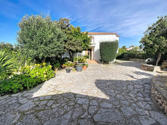 4 bedroom Villa for sale in Ciutadella de Menorca with garage - € 690,000 (Ref: 9675064)