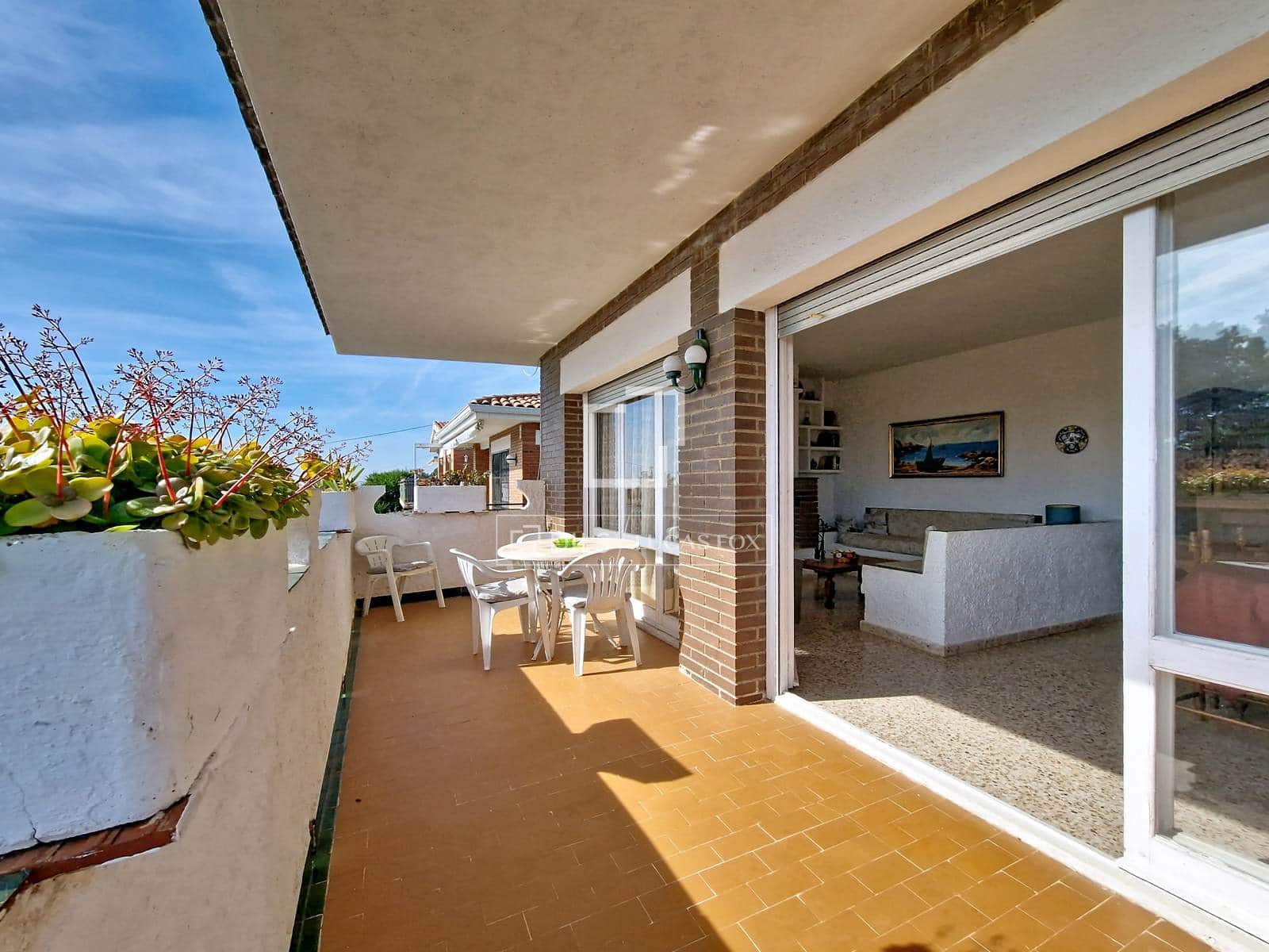 4 bedroom Villa for sale in Calafell with garage - € 489,000 (Ref: 9675065)