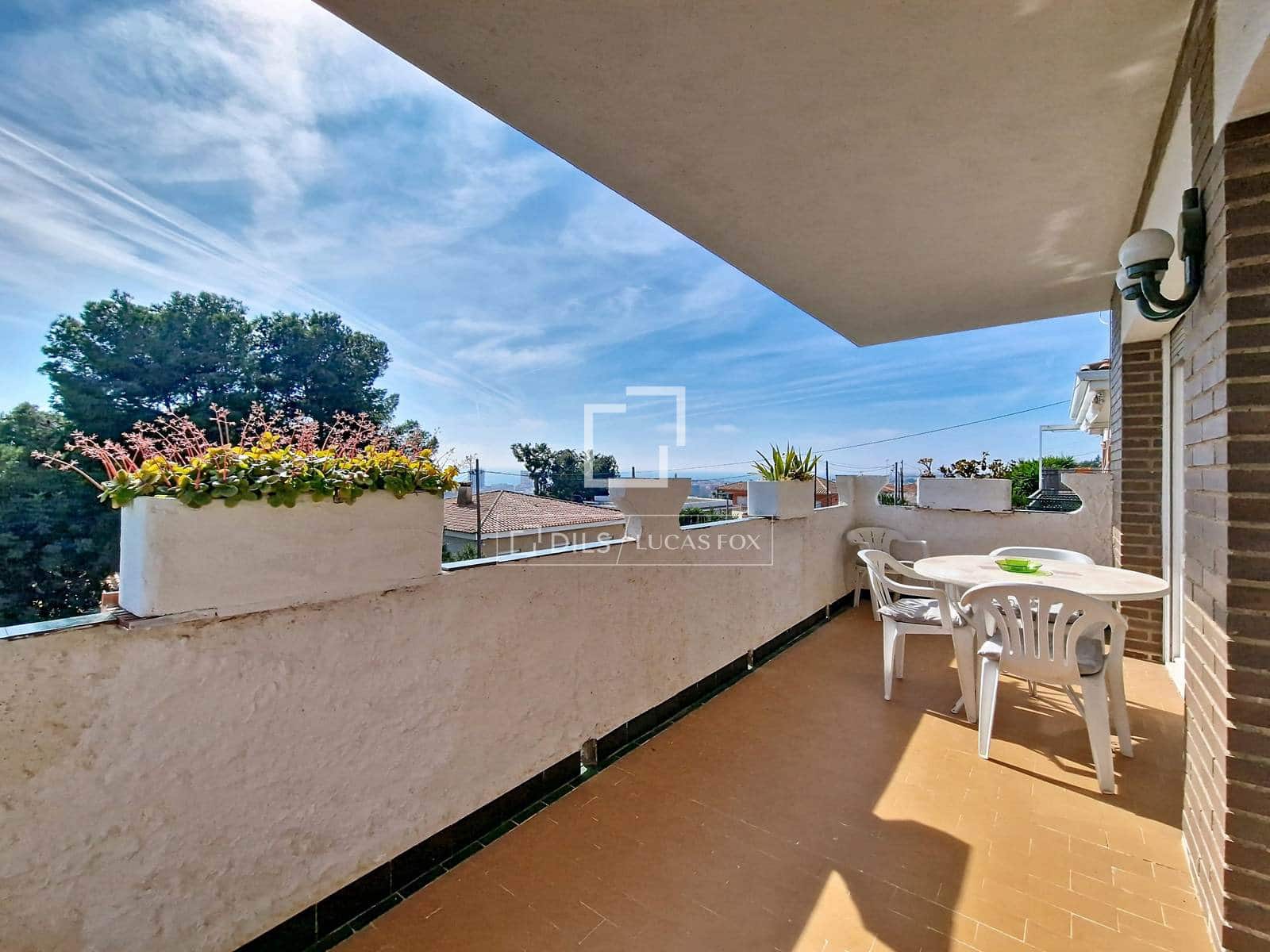 4 bedroom Villa for sale in Calafell with garage - € 489,000 (Ref: 9675065)