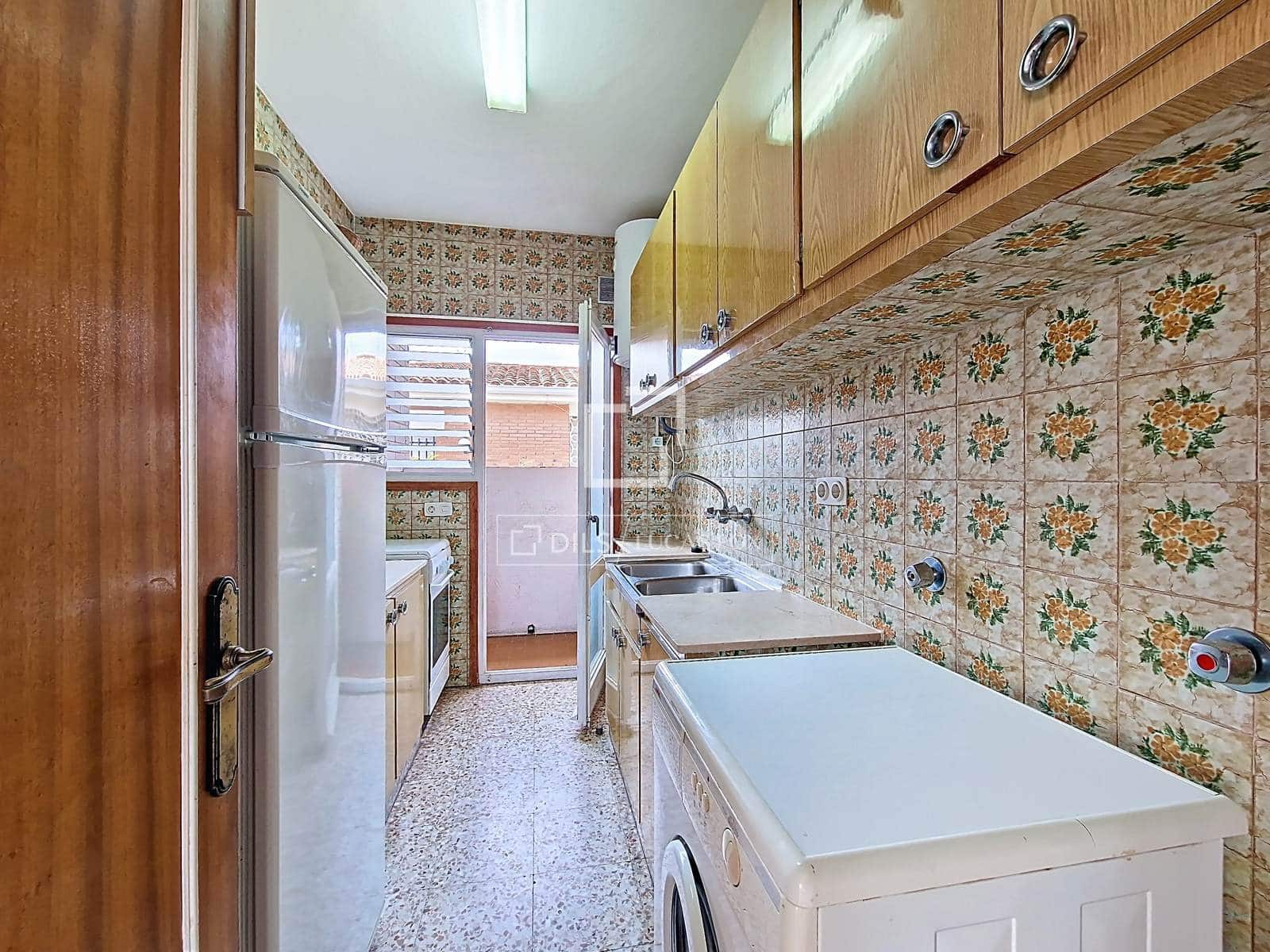 4 bedroom Villa for sale in Calafell with garage - € 489,000 (Ref: 9675065)