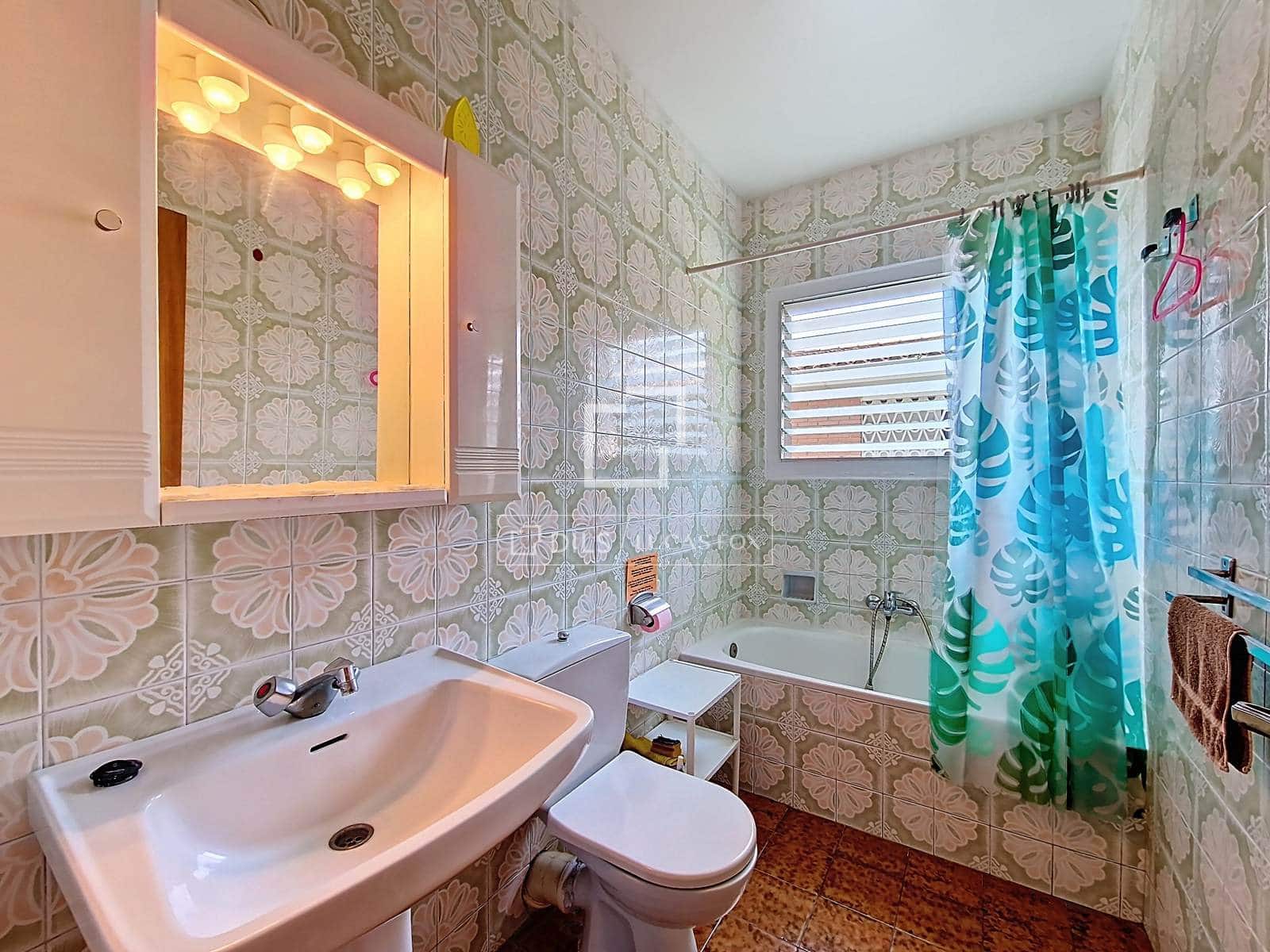 4 bedroom Villa for sale in Calafell with garage - € 489,000 (Ref: 9675065)