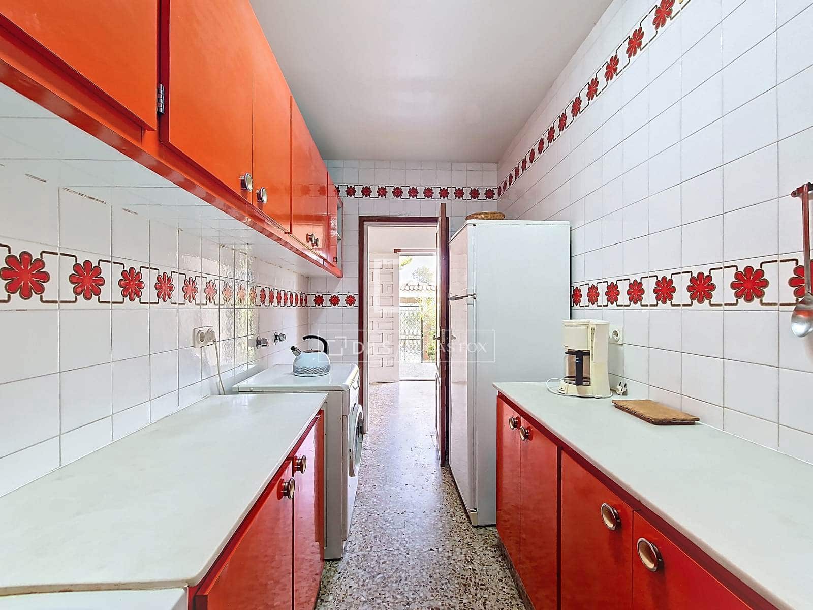 4 bedroom Villa for sale in Calafell with garage - € 489,000 (Ref: 9675065)