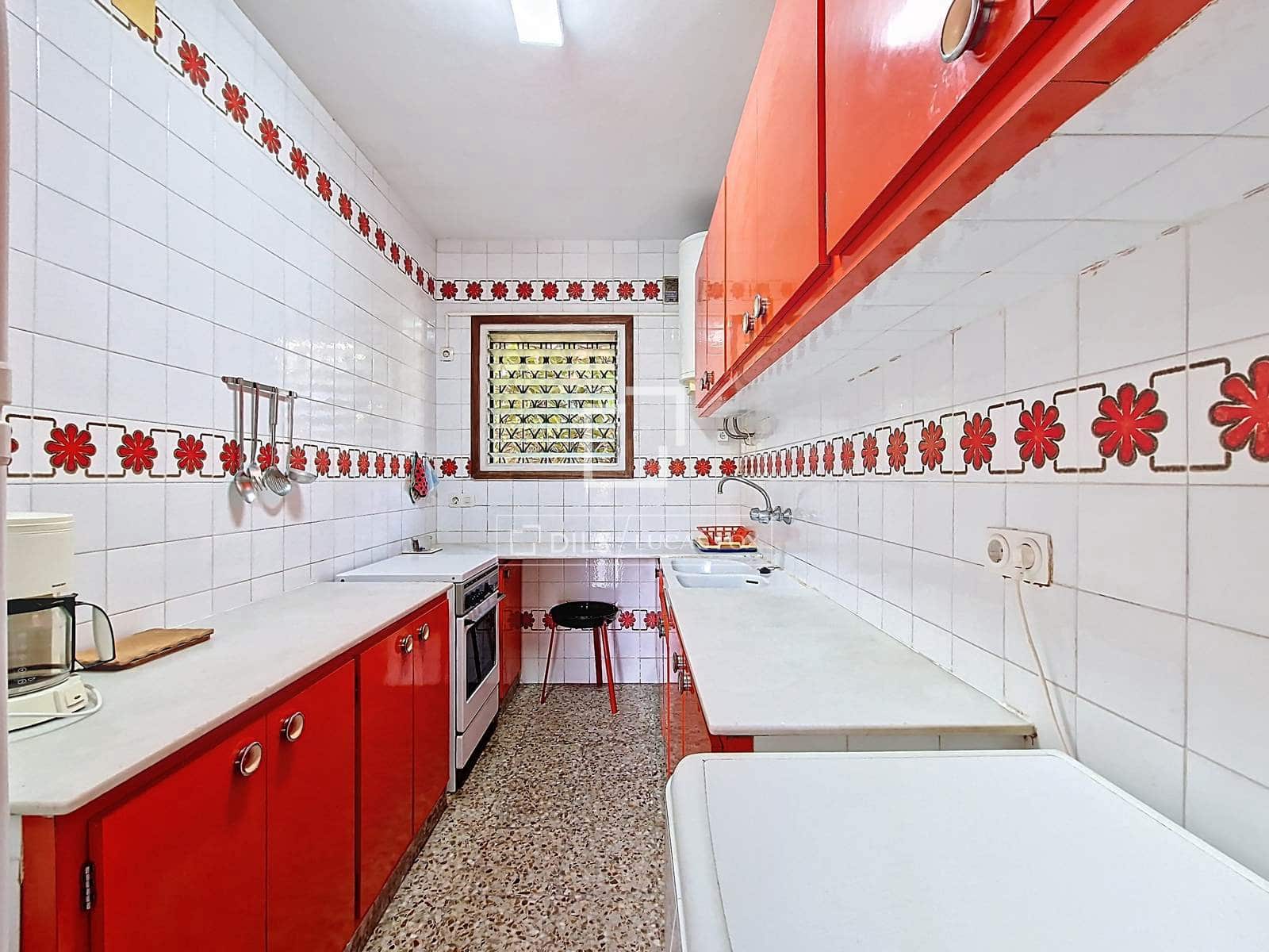 4 bedroom Villa for sale in Calafell with garage - € 489,000 (Ref: 9675065)