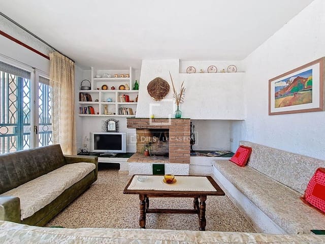 4 bedroom Villa for sale in Calafell with garage - € 489,000 (Ref: 9675065)