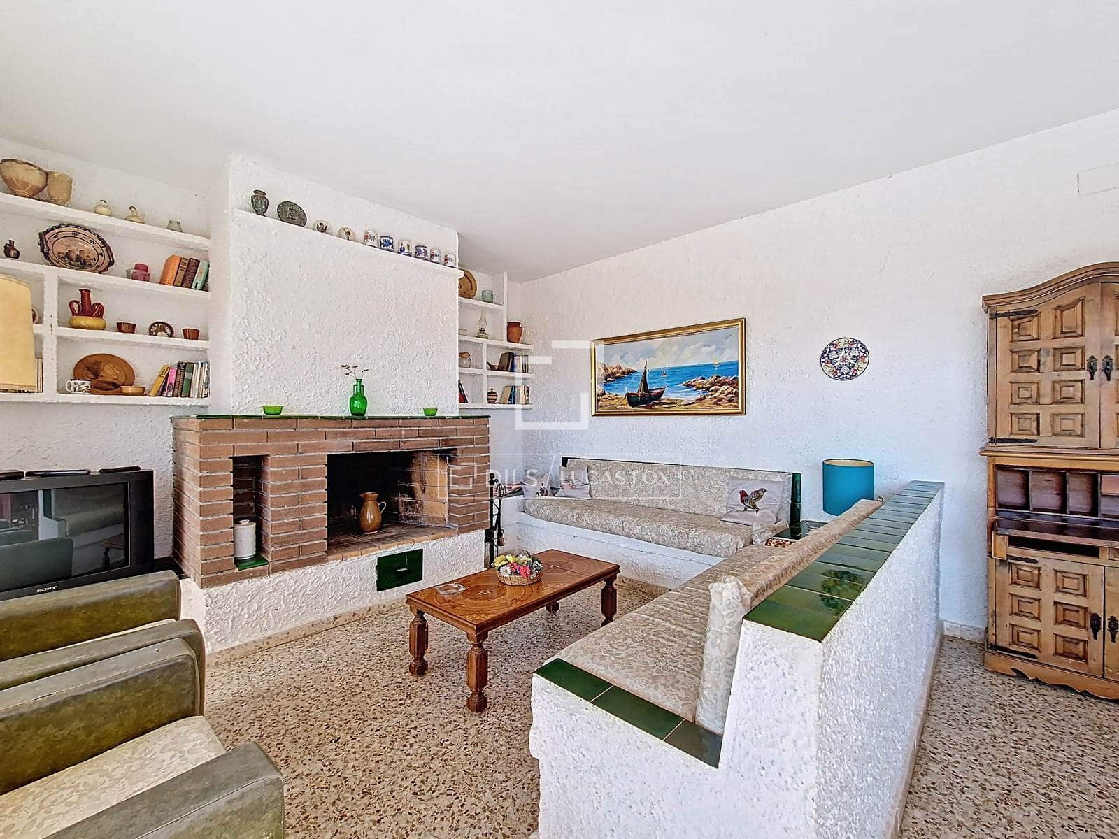 4 bedroom Villa for sale in Calafell with garage - € 489,000 (Ref: 9675065)