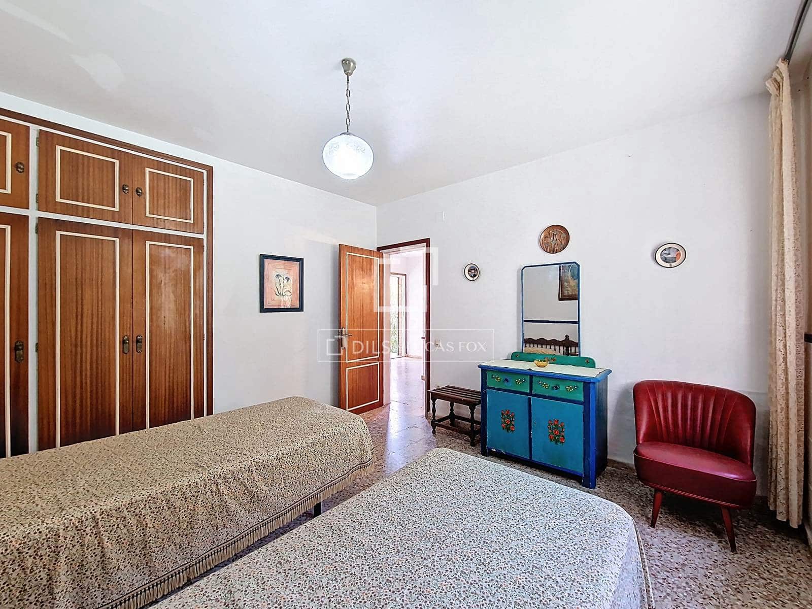 4 bedroom Villa for sale in Calafell with garage - € 489,000 (Ref: 9675065)