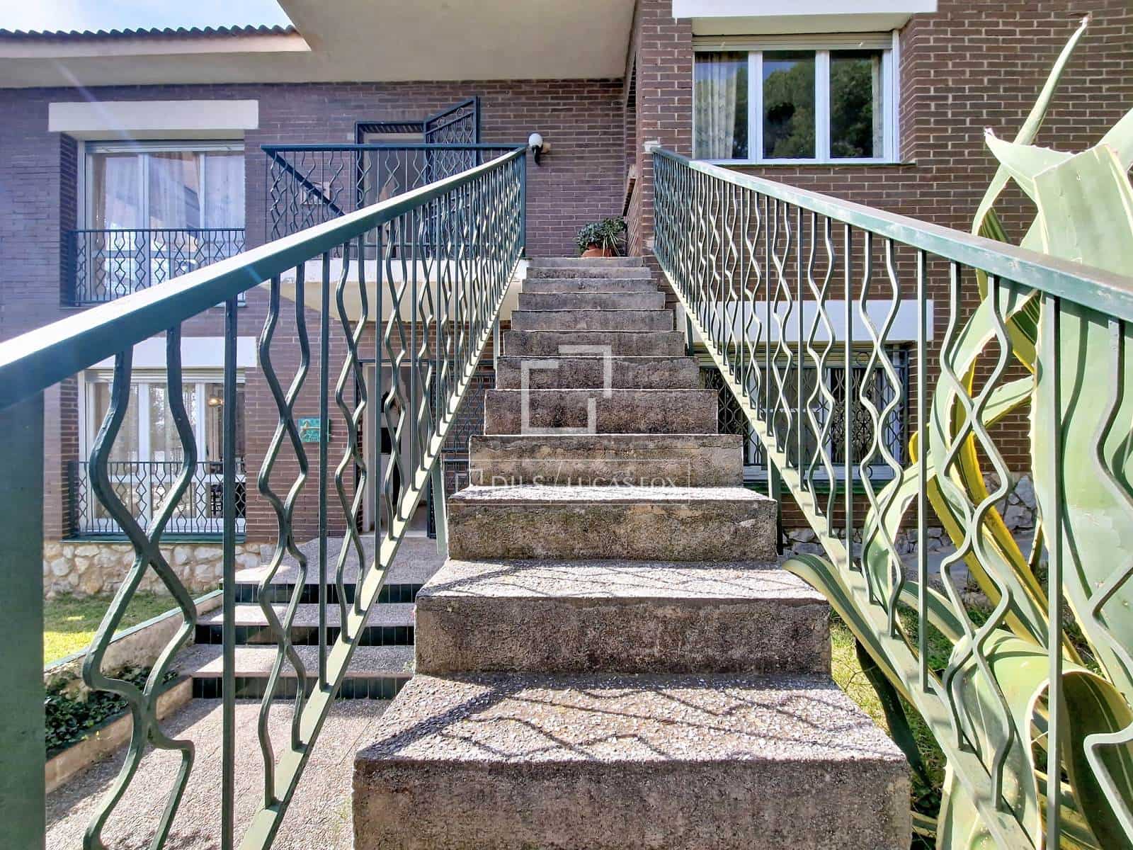 4 bedroom Villa for sale in Calafell with garage - € 489,000 (Ref: 9675065)