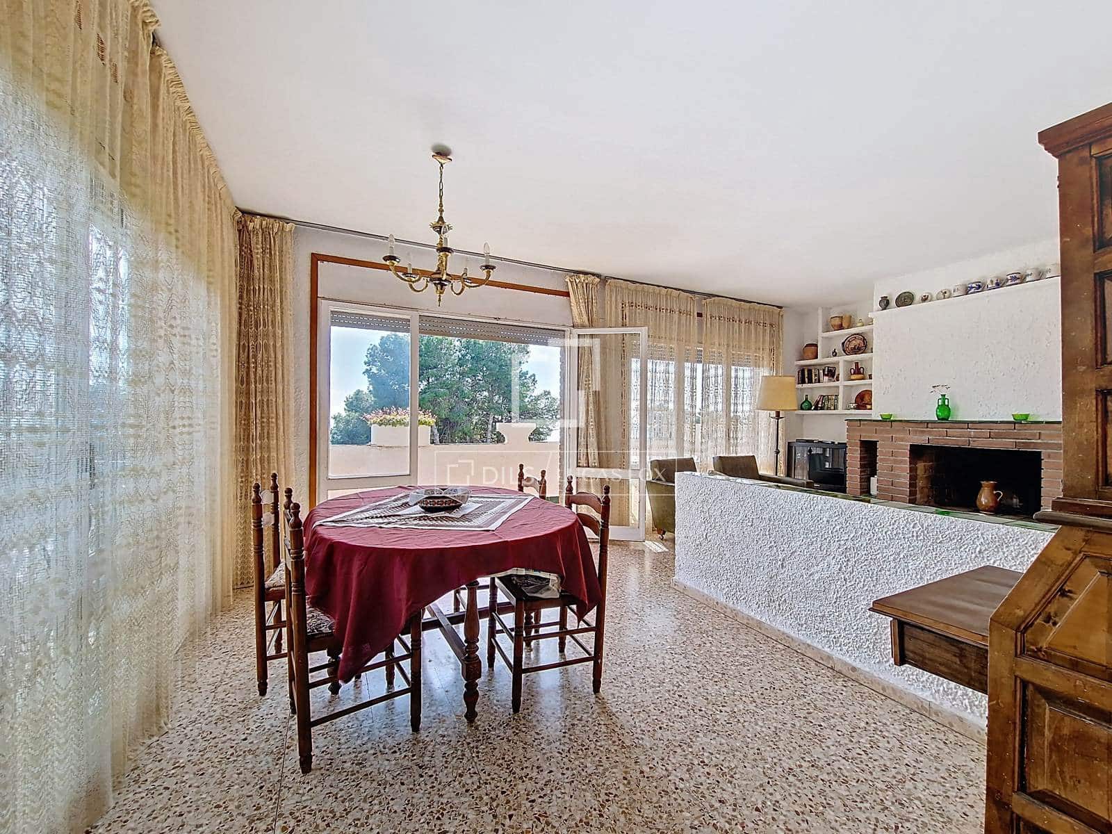 4 bedroom Villa for sale in Calafell with garage - € 489,000 (Ref: 9675065)