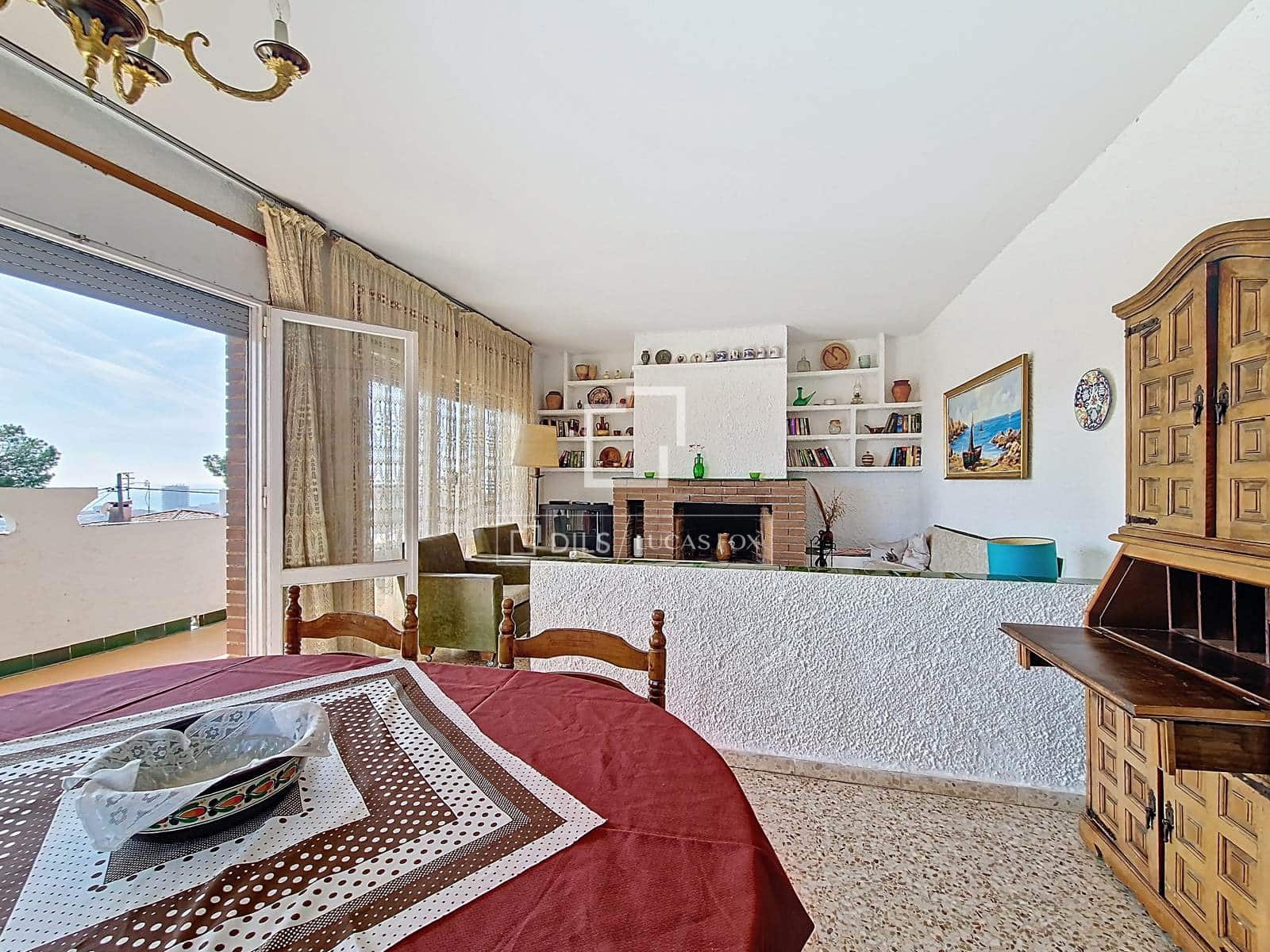 4 bedroom Villa for sale in Calafell with garage - € 489,000 (Ref: 9675065)