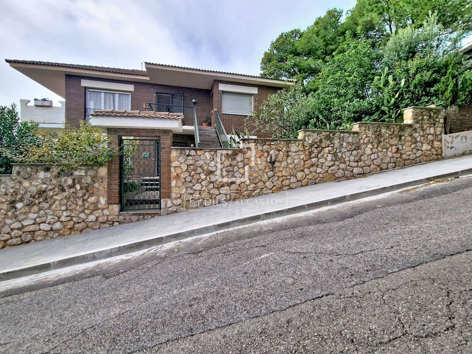 4 bedroom Villa for sale in Calafell with garage - € 489,000 (Ref: 9675065)