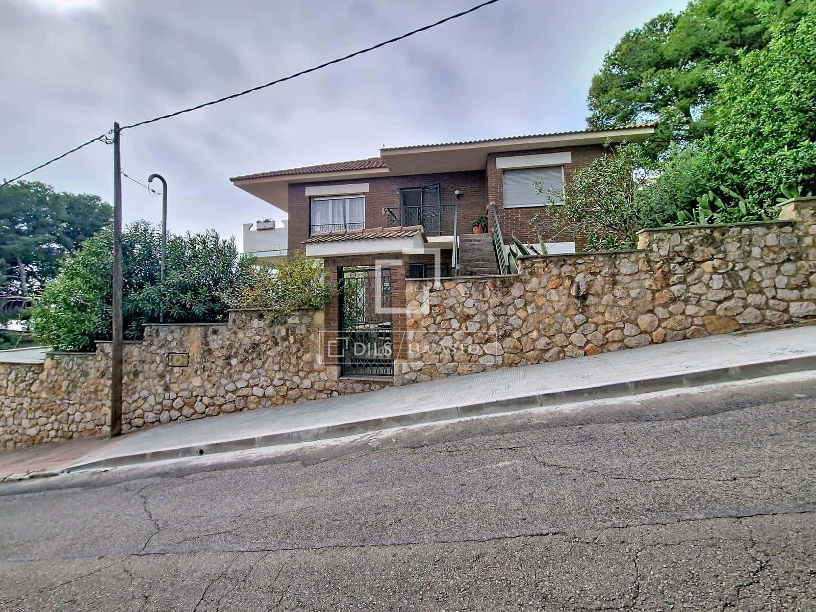 4 bedroom Villa for sale in Calafell with garage - € 489,000 (Ref: 9675065)