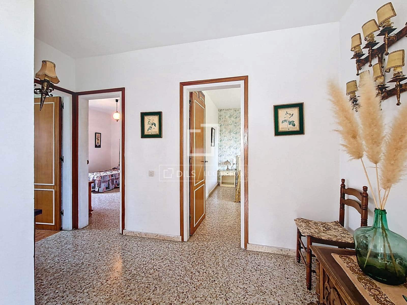 4 bedroom Villa for sale in Calafell with garage - € 489,000 (Ref: 9675065)