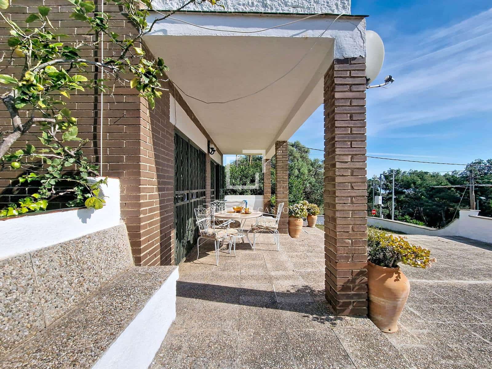 4 bedroom Villa for sale in Calafell with garage - € 489,000 (Ref: 9675065)