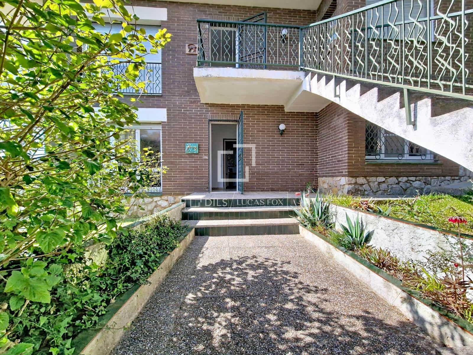 4 bedroom Villa for sale in Calafell with garage - € 489,000 (Ref: 9675065)