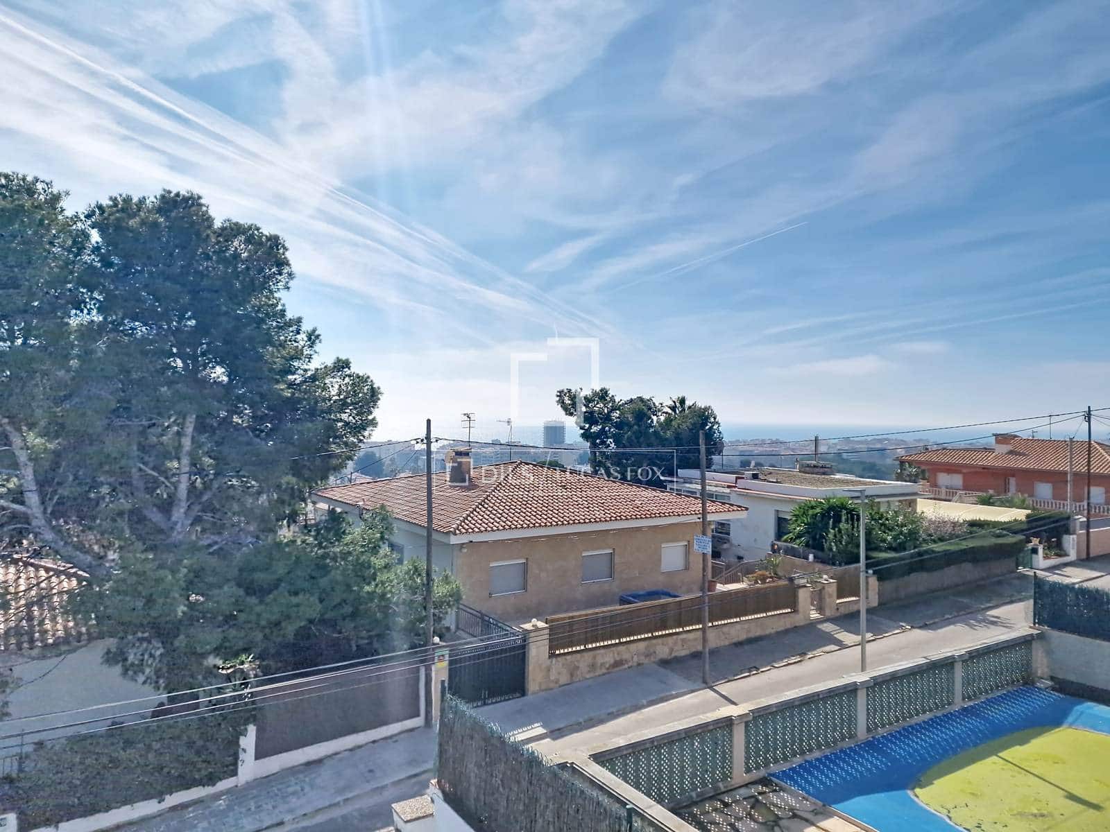 4 bedroom Villa for sale in Calafell with garage - € 489,000 (Ref: 9675065)