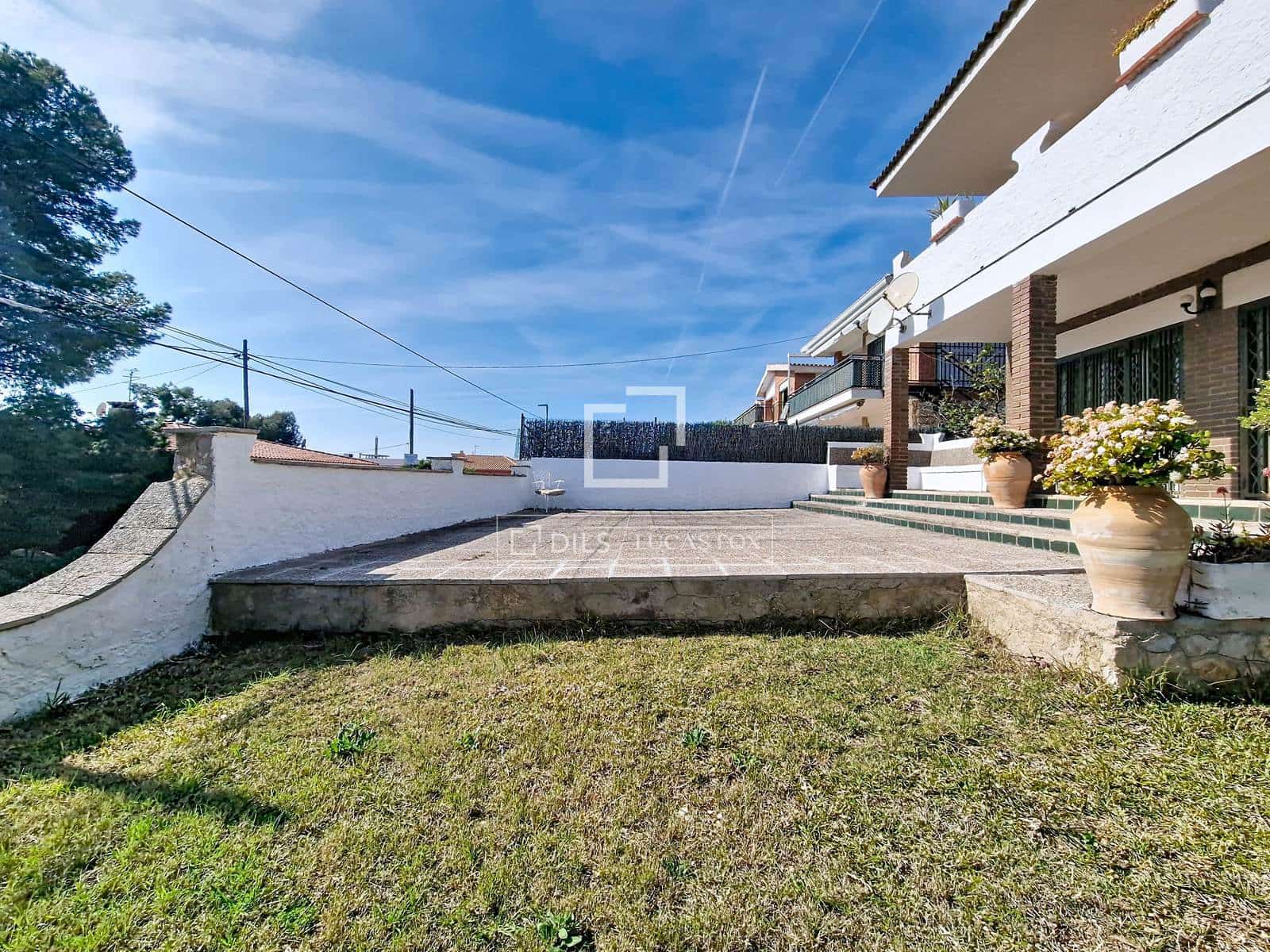 4 bedroom Villa for sale in Calafell with garage - € 489,000 (Ref: 9675065)