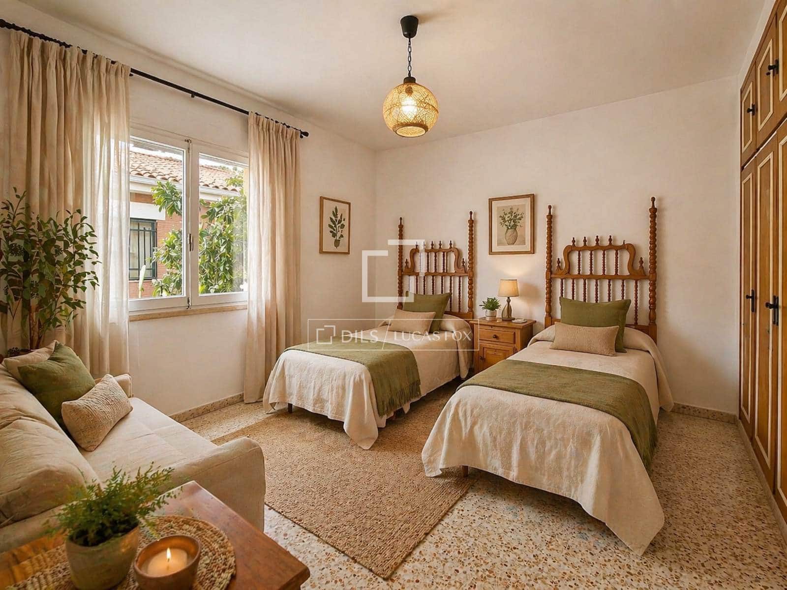 4 makuuhuone Huvila myytävänä paikassa Calafell mukana 
autotalli - 489 000 € (Ref: 9675065)