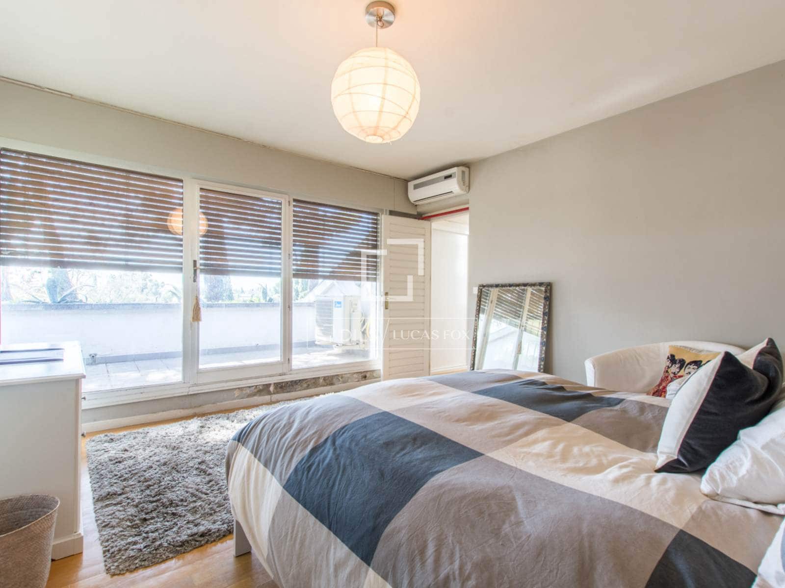 Chalet de 8 habitaciones en Pozuelo de Alarcón en venta con piscina garaje - 5.100.000 € (Ref: 9675956)