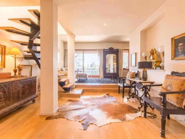 Chalet de 8 habitaciones en Pozuelo de Alarcón en venta con piscina garaje - 5.100.000 € (Ref: 9675956)