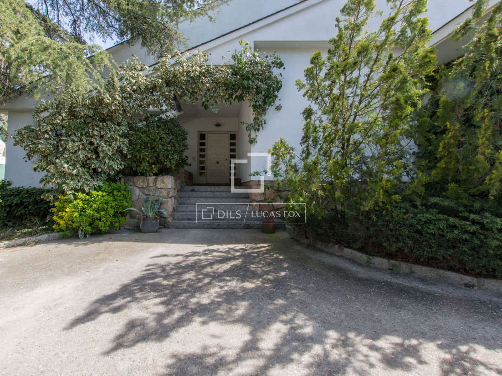 Chalet de 8 habitaciones en Pozuelo de Alarcón en venta con piscina garaje - 5.100.000 € (Ref: 9675956)