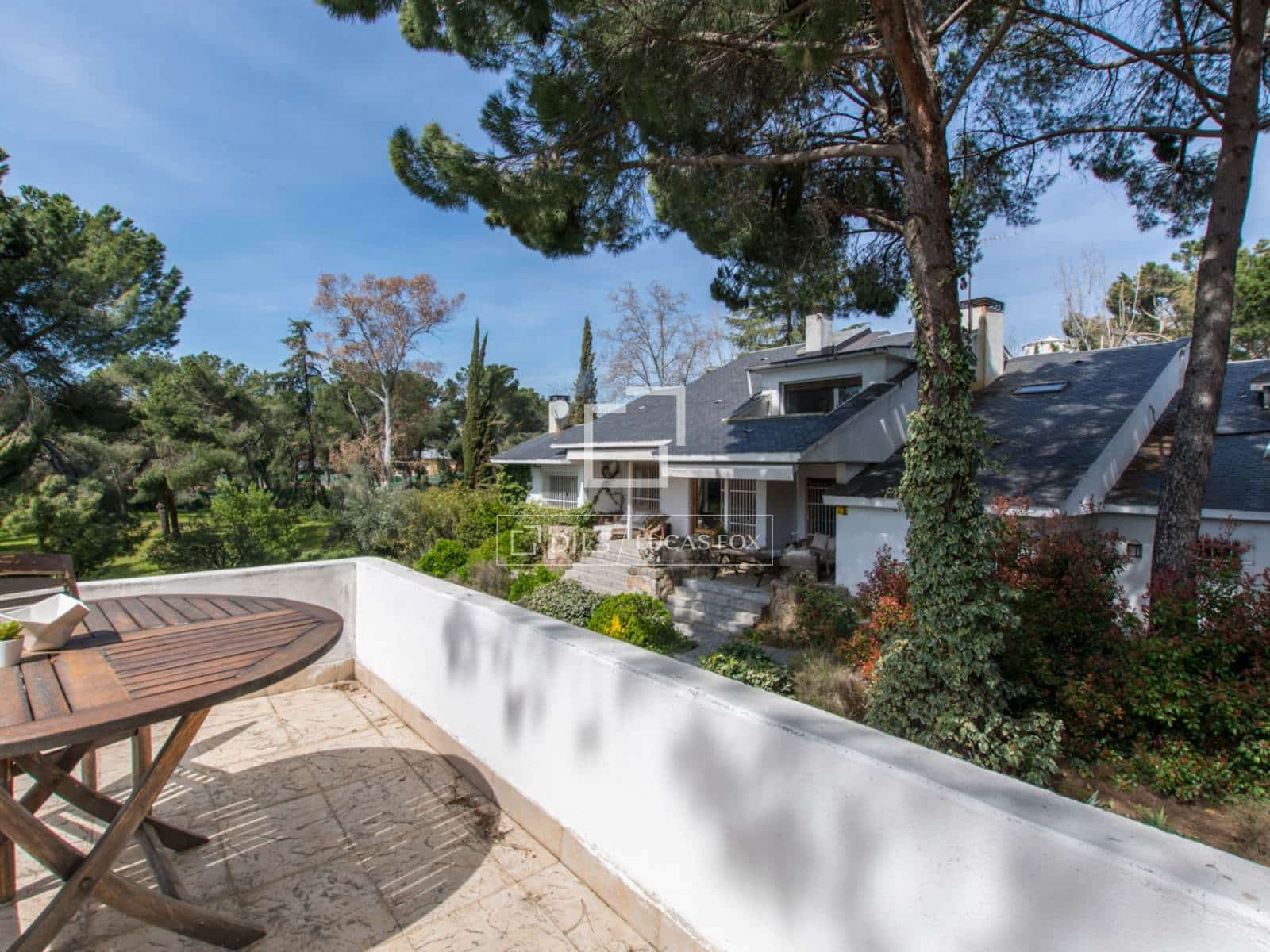 Chalet de 8 habitaciones en Pozuelo de Alarcón en venta con piscina garaje - 5.100.000 € (Ref: 9675956)