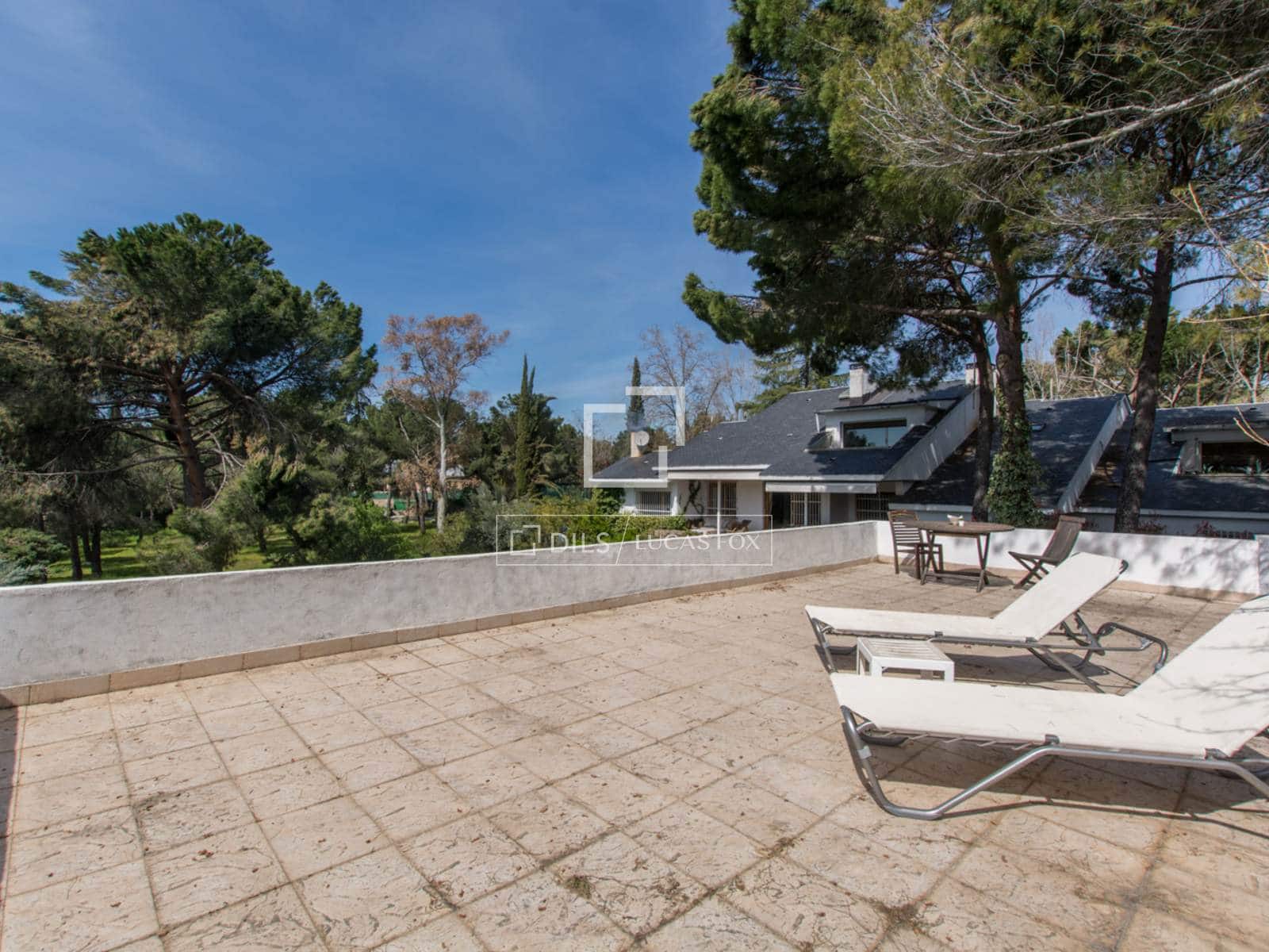 Chalet de 8 habitaciones en Pozuelo de Alarcón en venta con piscina garaje - 5.100.000 € (Ref: 9675956)