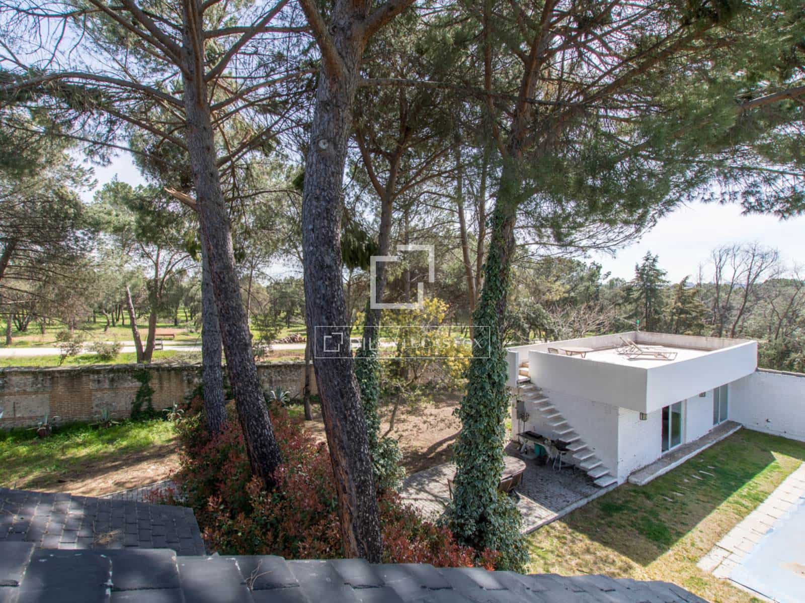 Chalet de 8 habitaciones en Pozuelo de Alarcón en venta con piscina garaje - 5.100.000 € (Ref: 9675956)