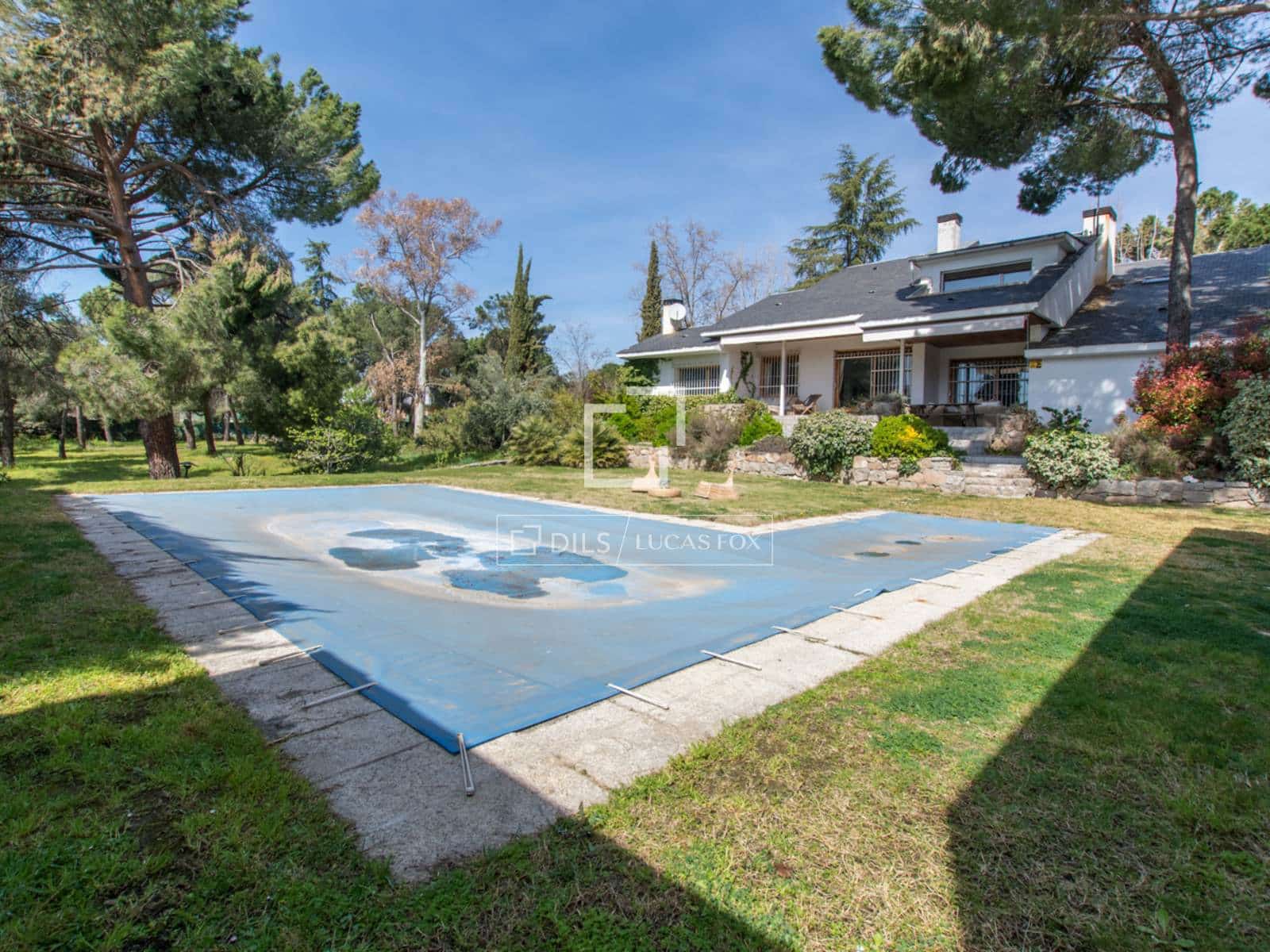 8 bedroom Villa for sale in Pozuelo de Alarcon with pool garage - € 5,100,000 (Ref: 9675956)