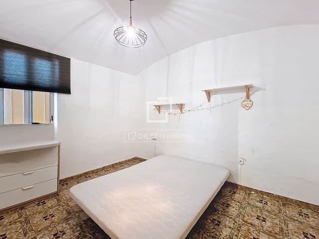 4 slaapkamer Villa te koop in Vilanova i la Geltrú - € 450.000 (Ref: 9675957)