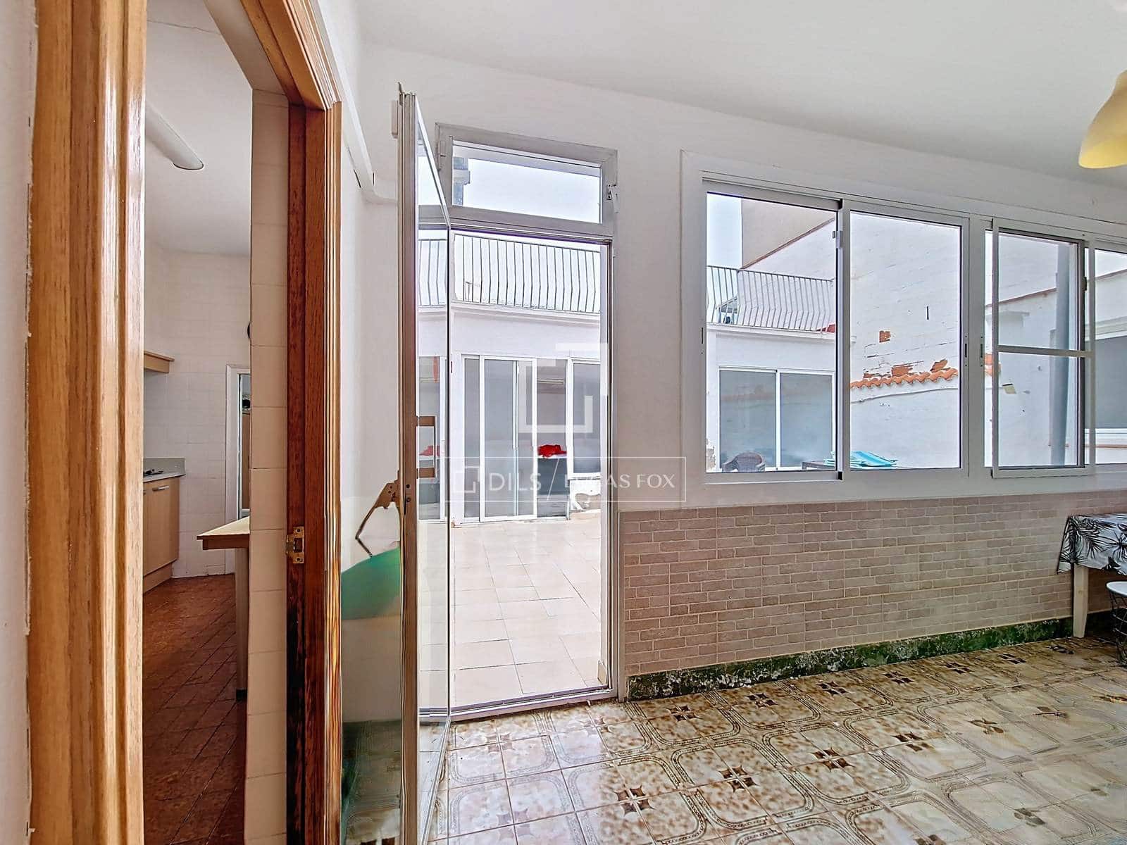 4 slaapkamer Villa te koop in Vilanova i la Geltru - € 450.000 (Ref: 9675957)