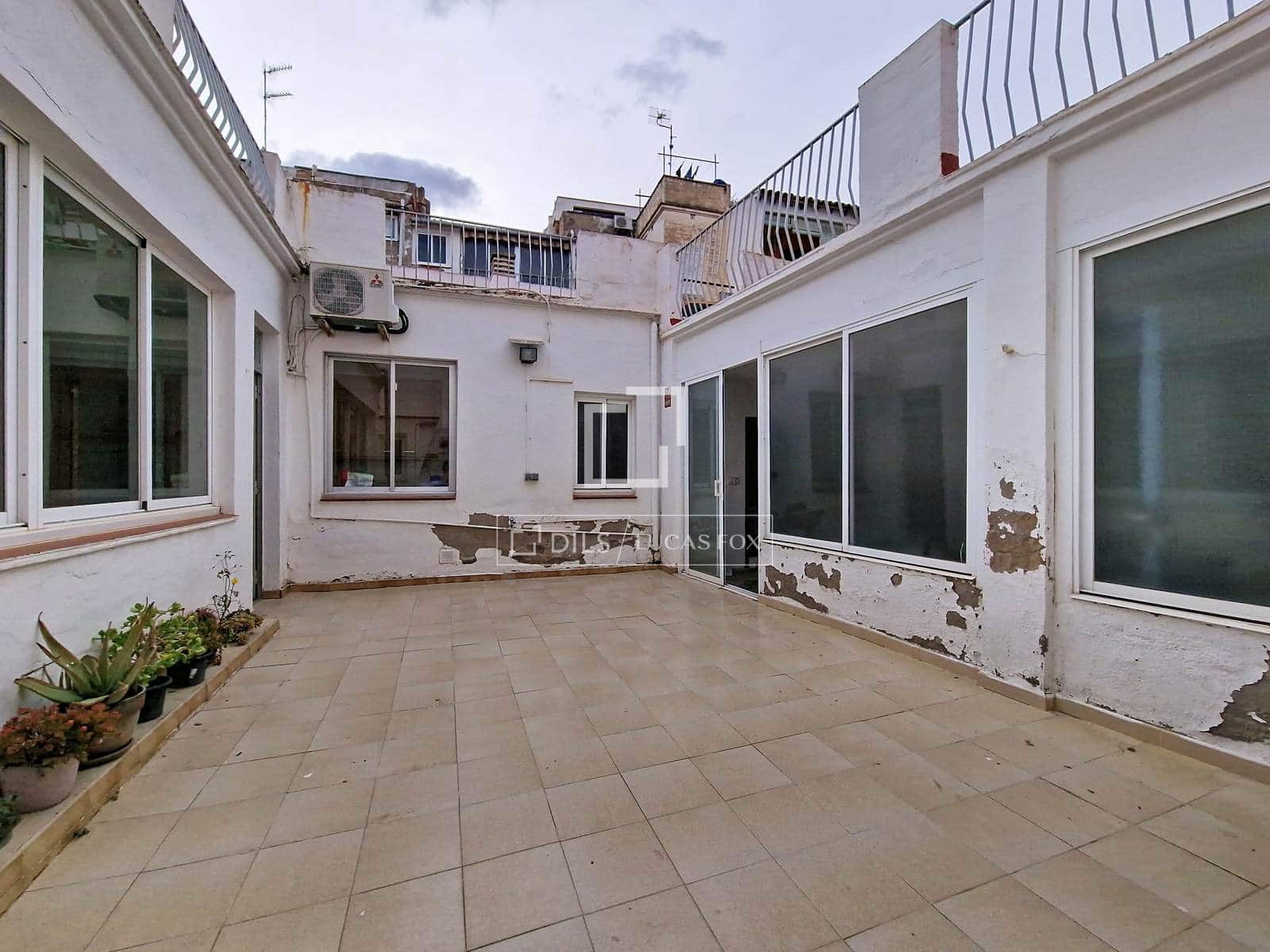 4 slaapkamer Villa te koop in Vilanova i la Geltru - € 450.000 (Ref: 9675957)