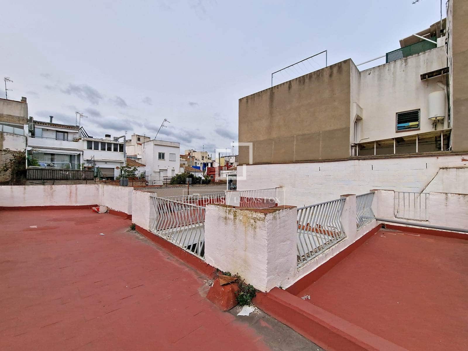 4 slaapkamer Villa te koop in Vilanova i la Geltru - € 450.000 (Ref: 9675957)