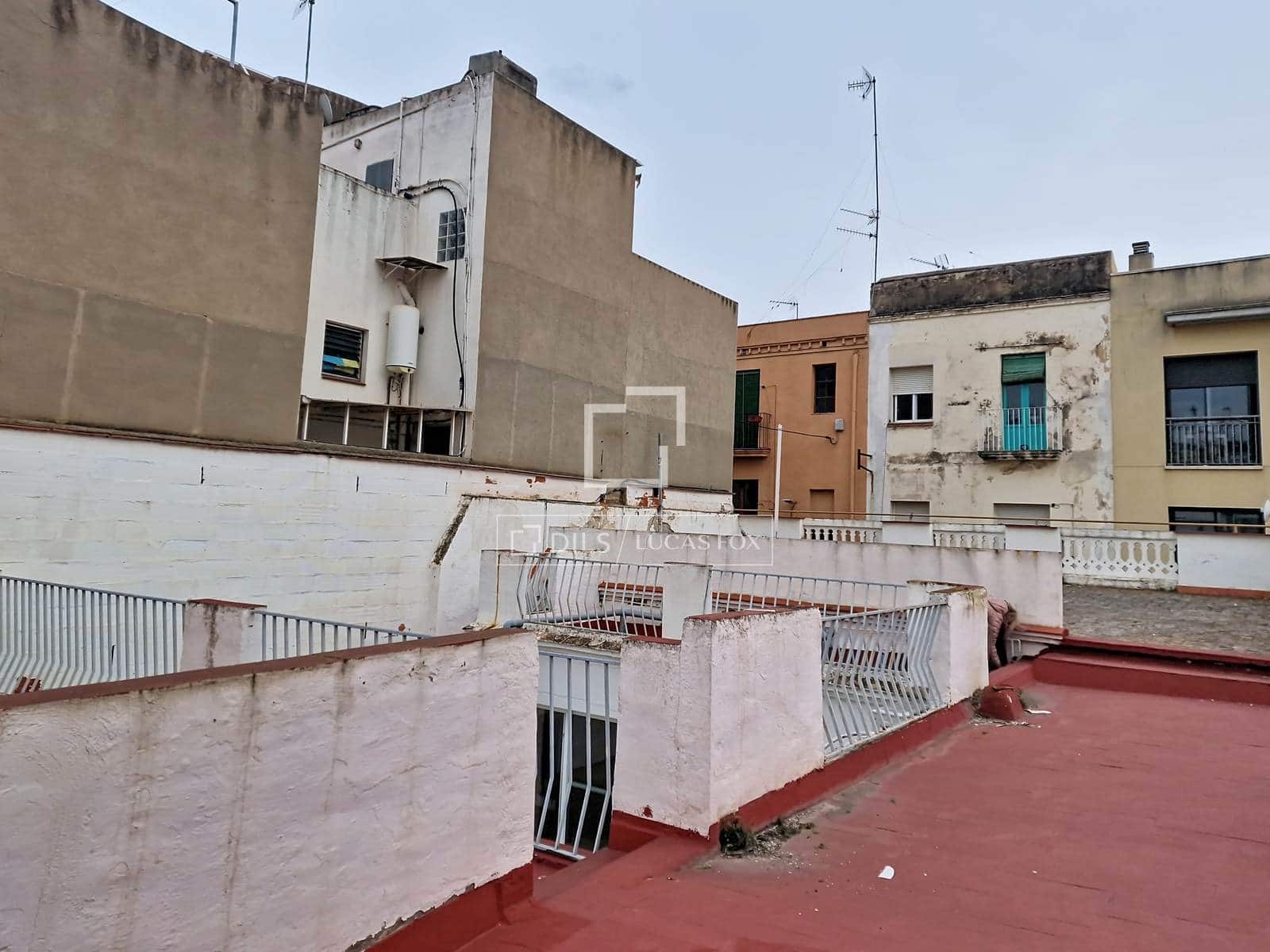 4 slaapkamer Villa te koop in Vilanova i la Geltru - € 450.000 (Ref: 9675957)