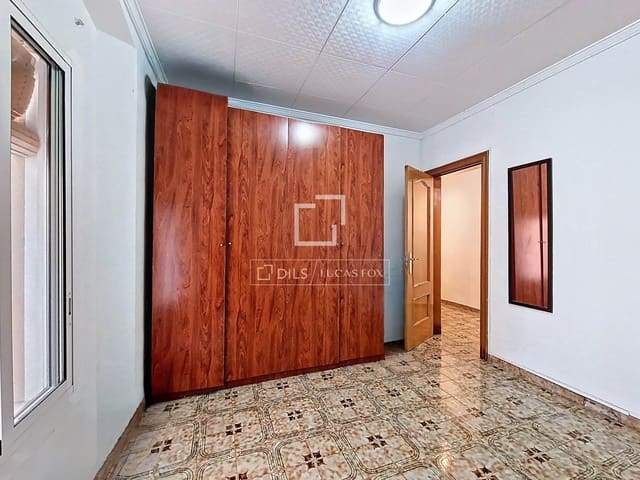 4 slaapkamer Villa te koop in Vilanova i la Geltrú - € 450.000 (Ref: 9675957)