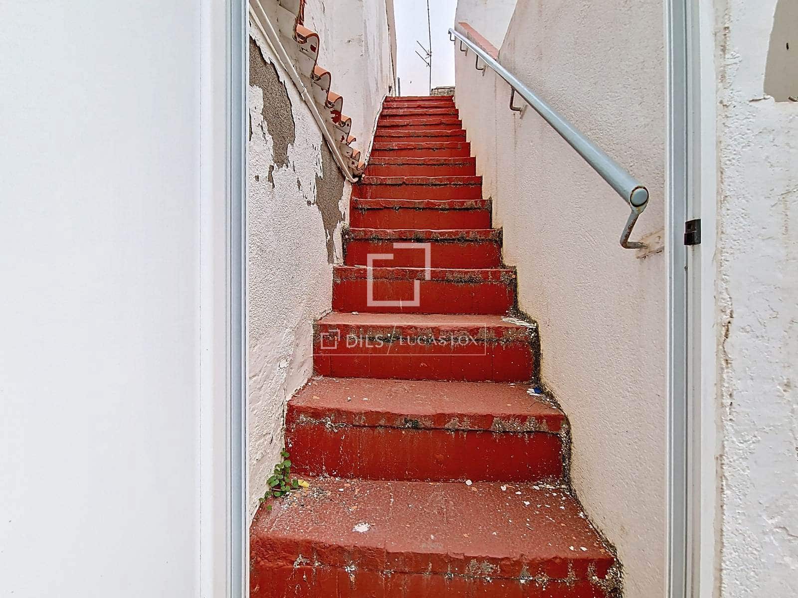 4 slaapkamer Villa te koop in Vilanova i la Geltru - € 450.000 (Ref: 9675957)