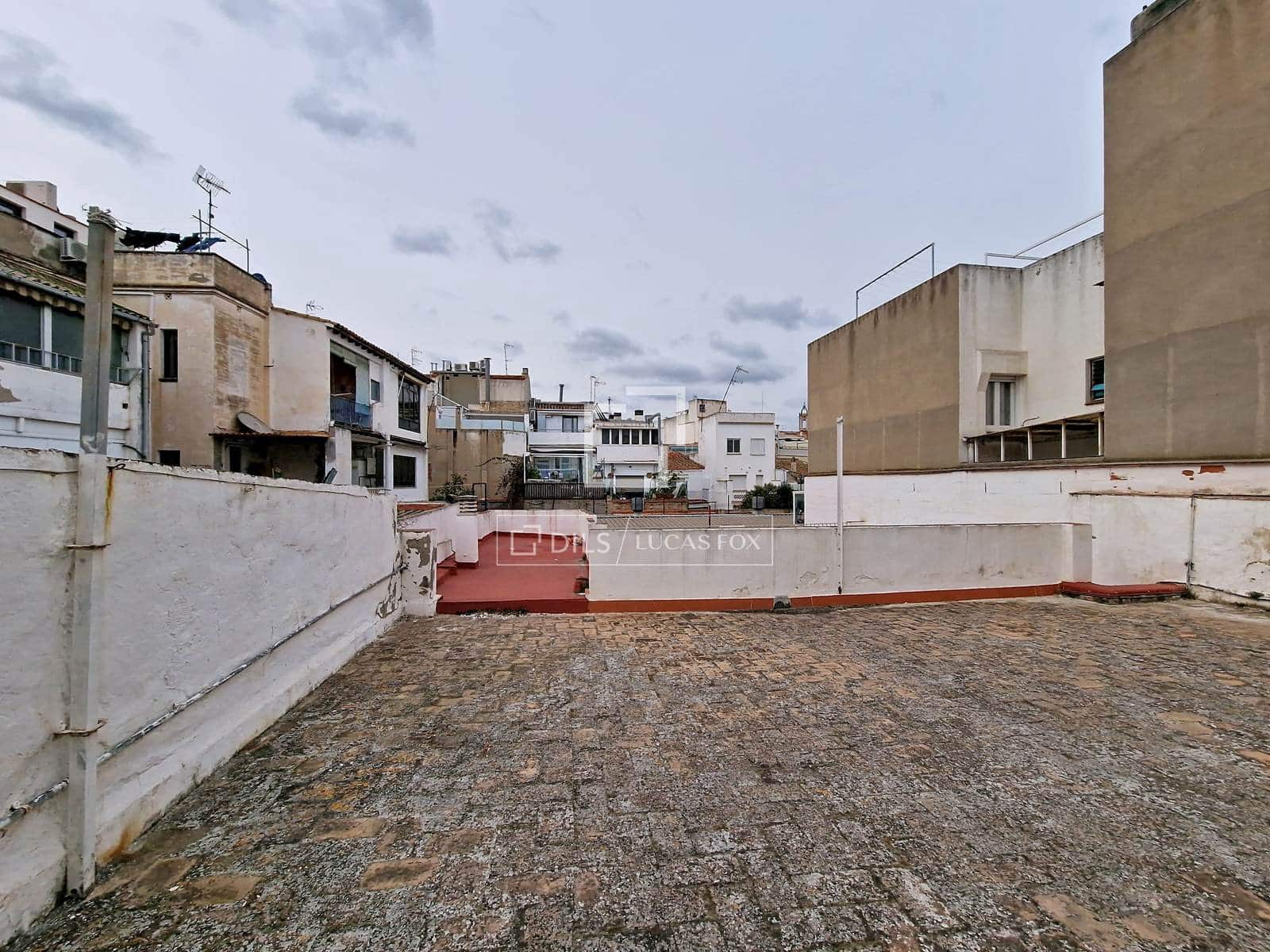 4 slaapkamer Villa te koop in Vilanova i la Geltru - € 450.000 (Ref: 9675957)