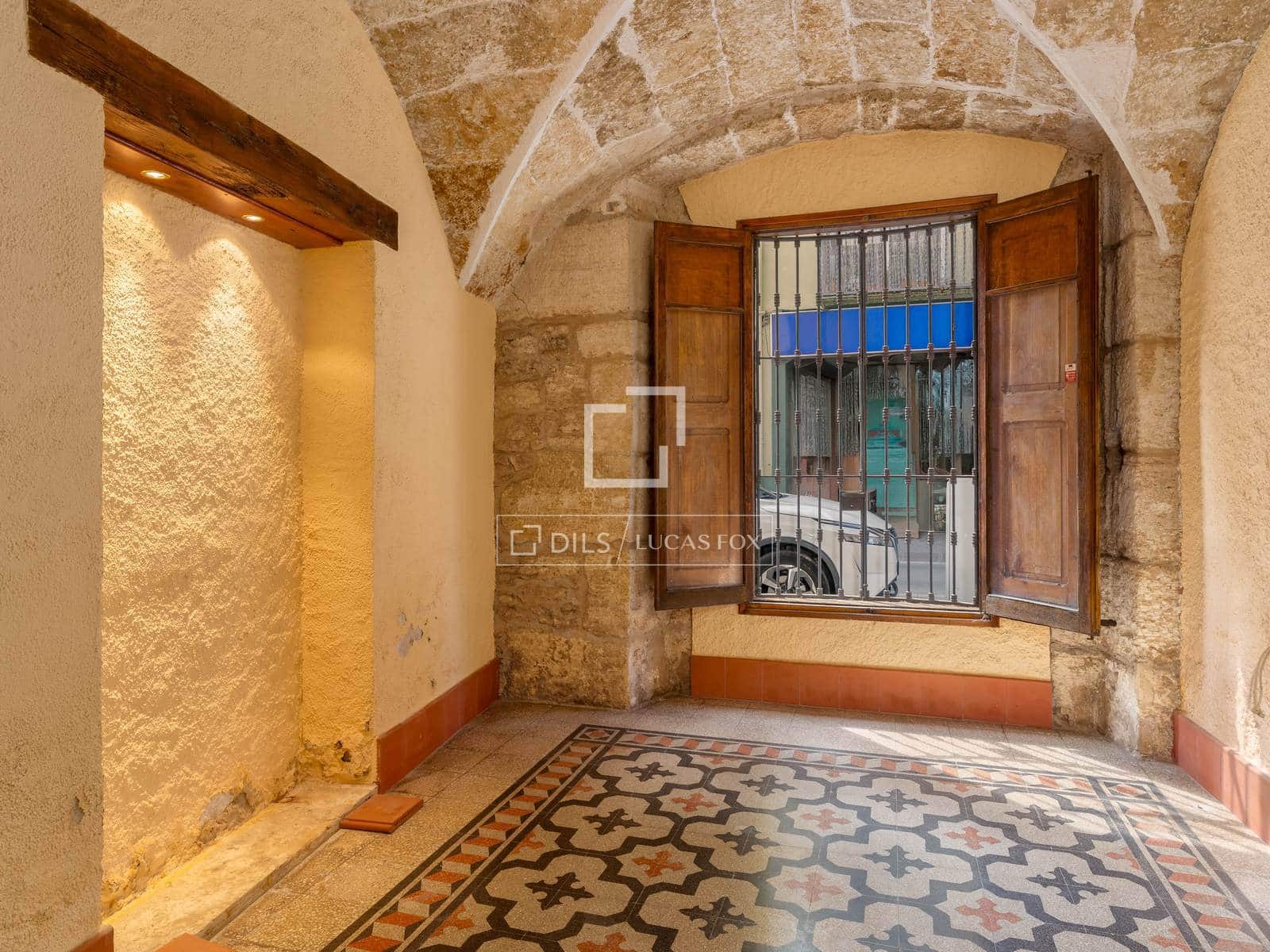 Chalet de 8 habitaciones en Banyoles en venta - 465.000 € (Ref: 9675958)