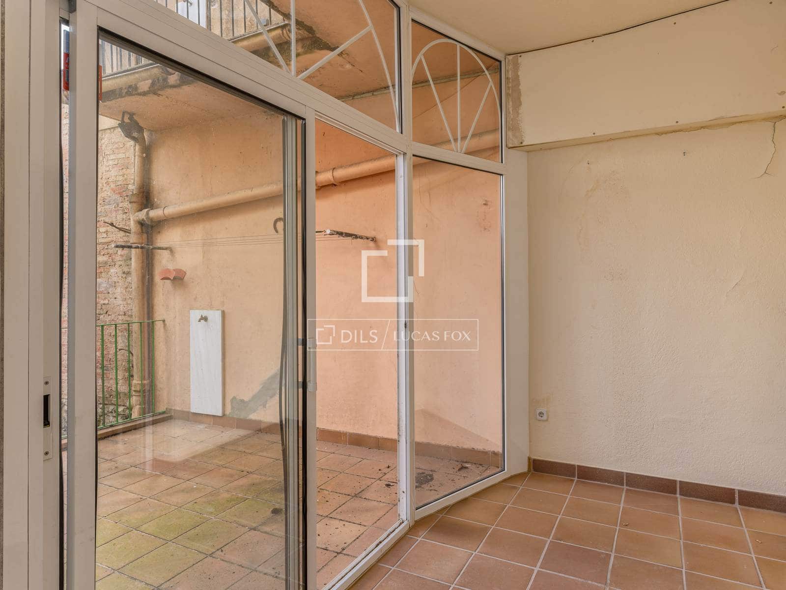 Chalet de 8 habitaciones en Banyoles en venta - 465.000 € (Ref: 9675958)