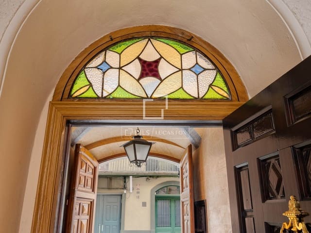 Chalet de 8 habitaciones en Banyoles en venta - 465.000 € (Ref: 9675958)