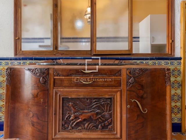 Chalet de 8 habitaciones en Banyoles en venta - 465.000 € (Ref: 9675958)