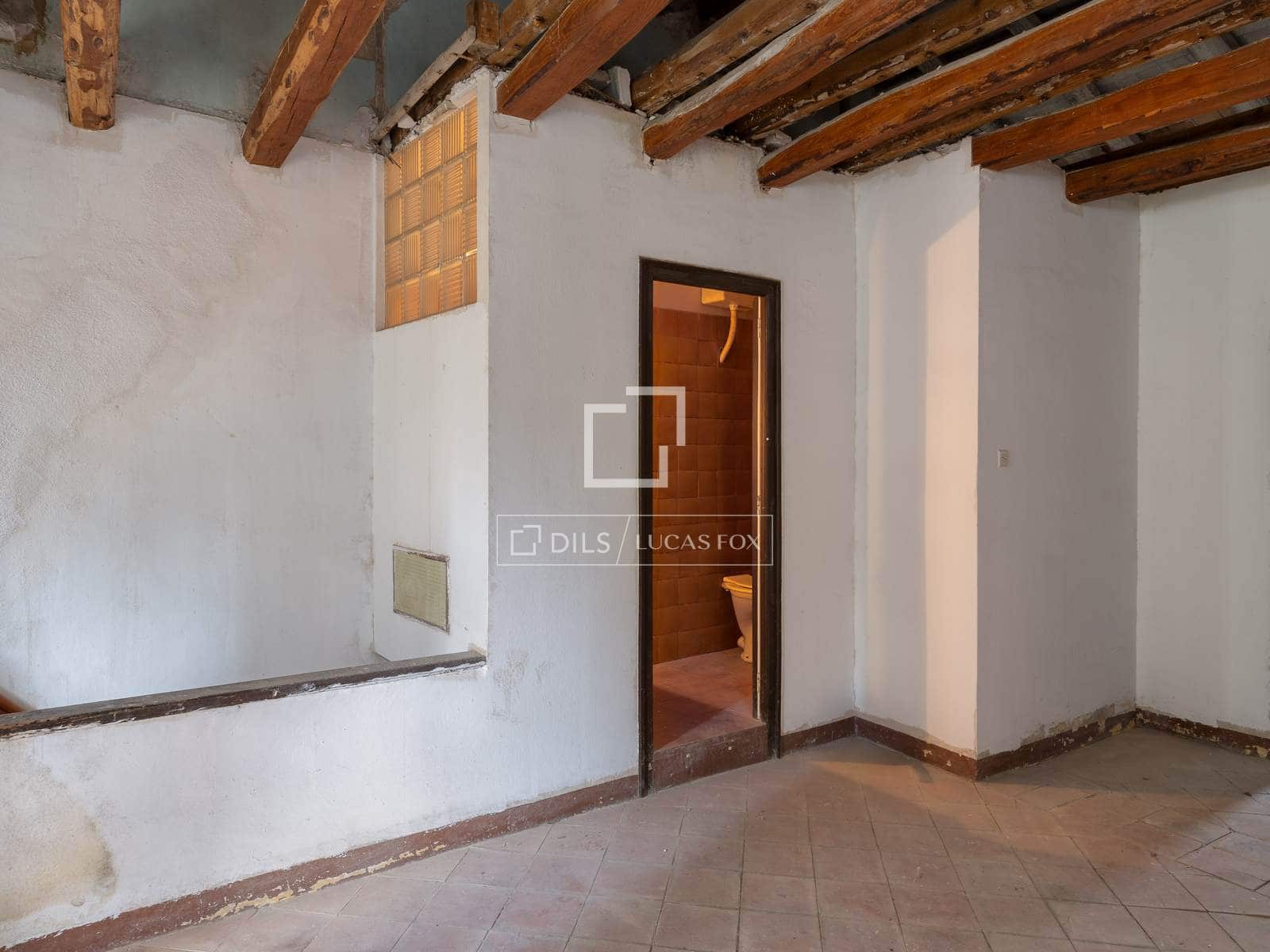 Chalet de 8 habitaciones en Banyoles en venta - 465.000 € (Ref: 9675958)