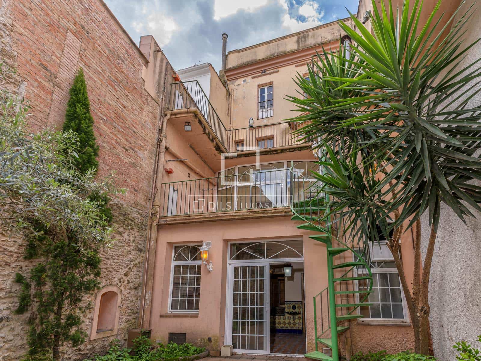 Chalet de 8 habitaciones en Banyoles en venta - 465.000 € (Ref: 9675958)