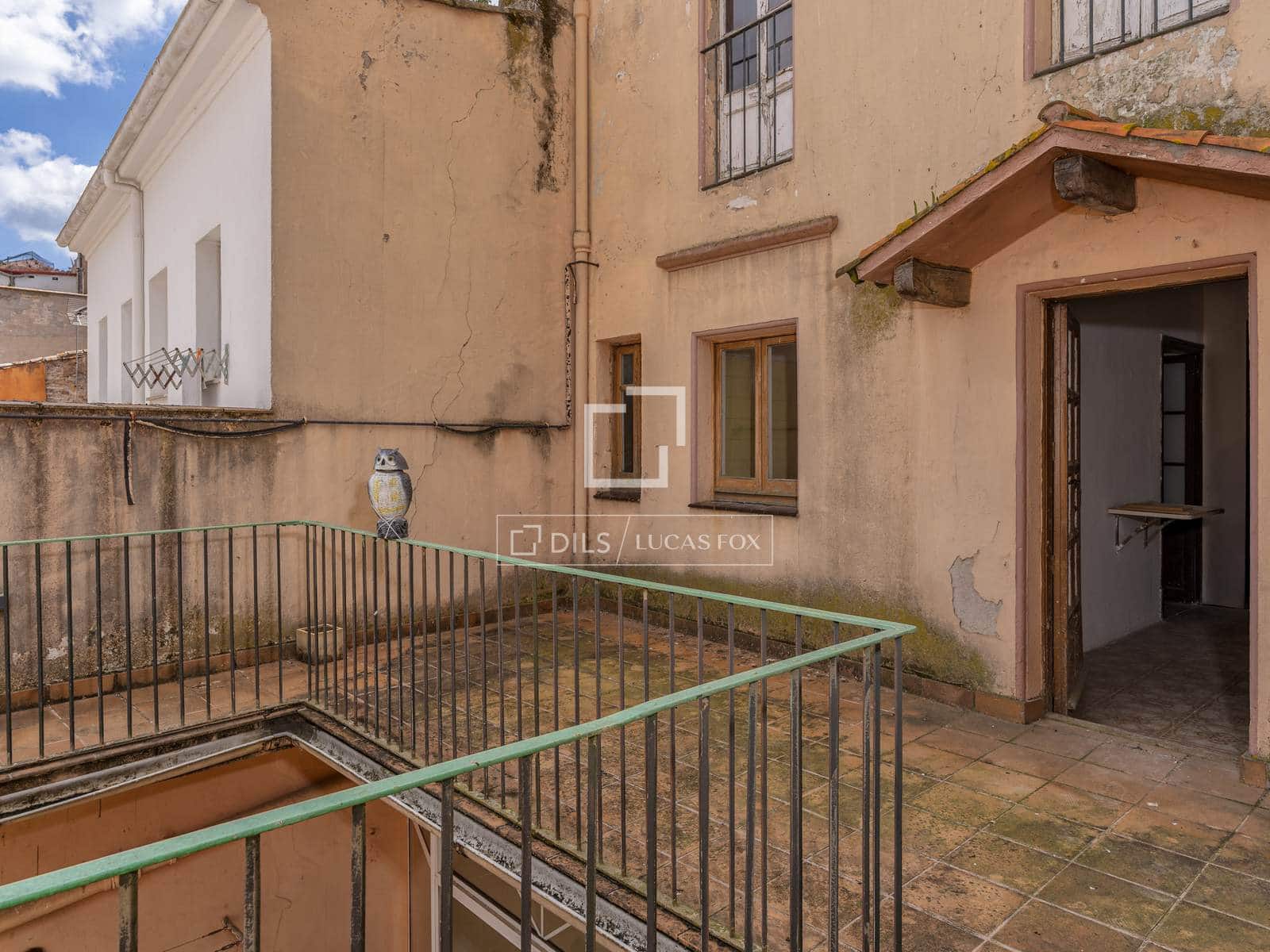 Chalet de 8 habitaciones en Banyoles en venta - 465.000 € (Ref: 9675958)