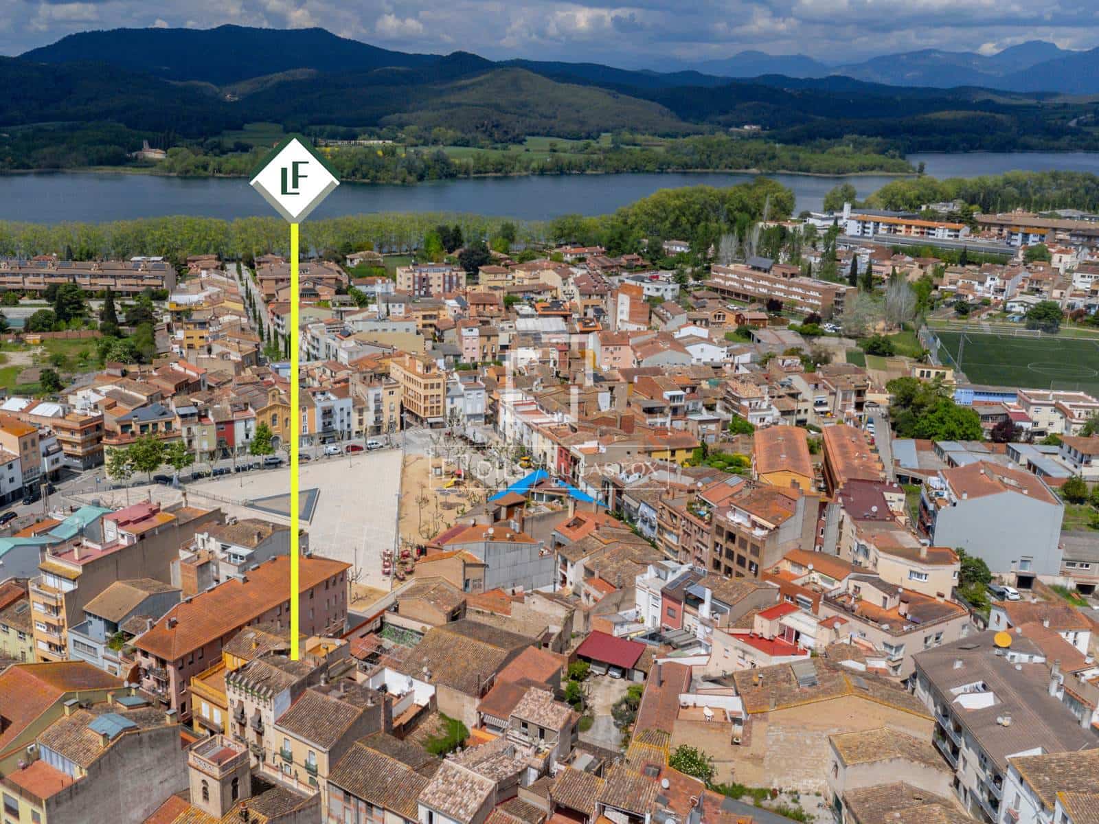 Chalet de 8 habitaciones en Banyoles en venta - 465.000 € (Ref: 9675958)